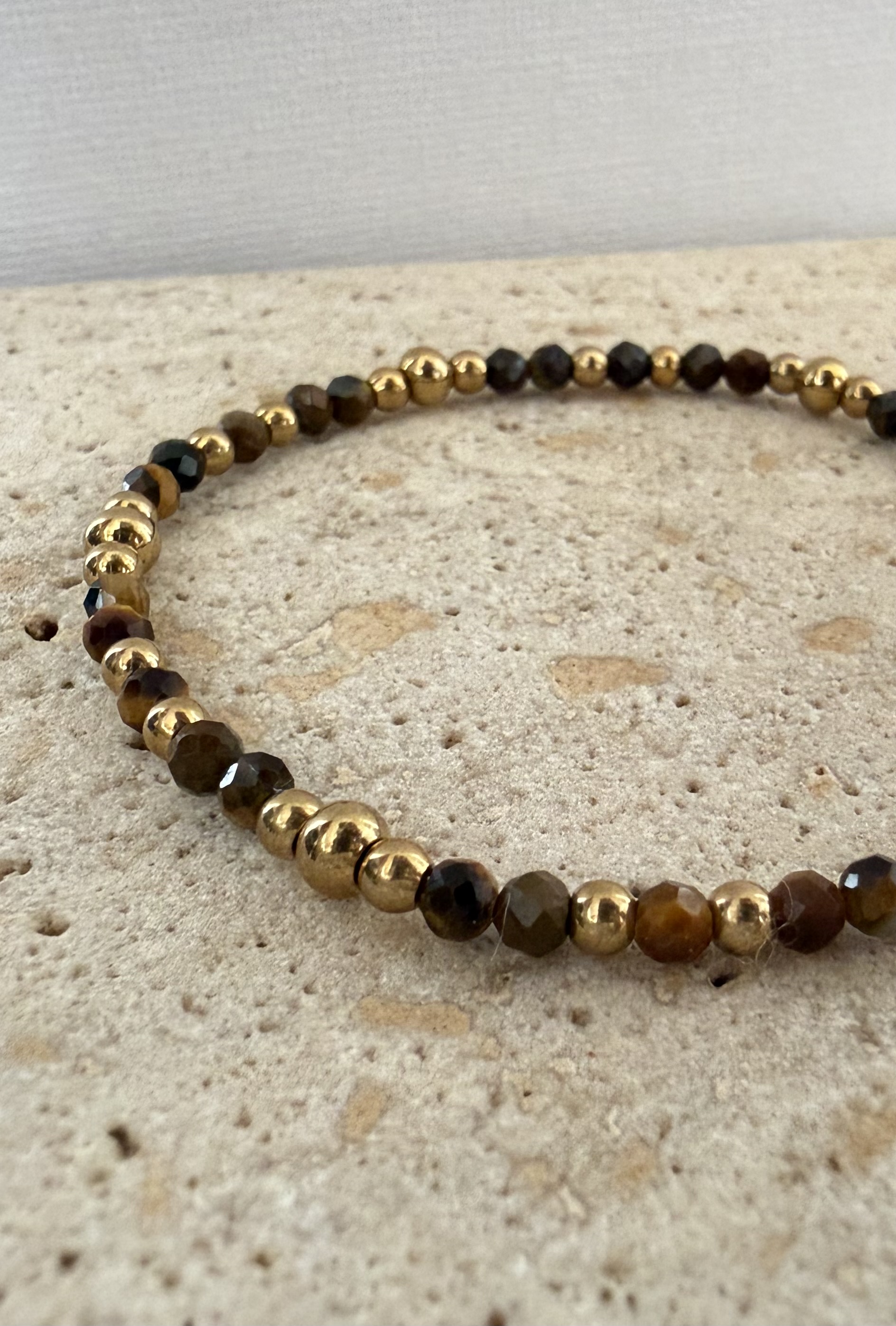 Pulsera ALICANTE en acero y piedras naturales