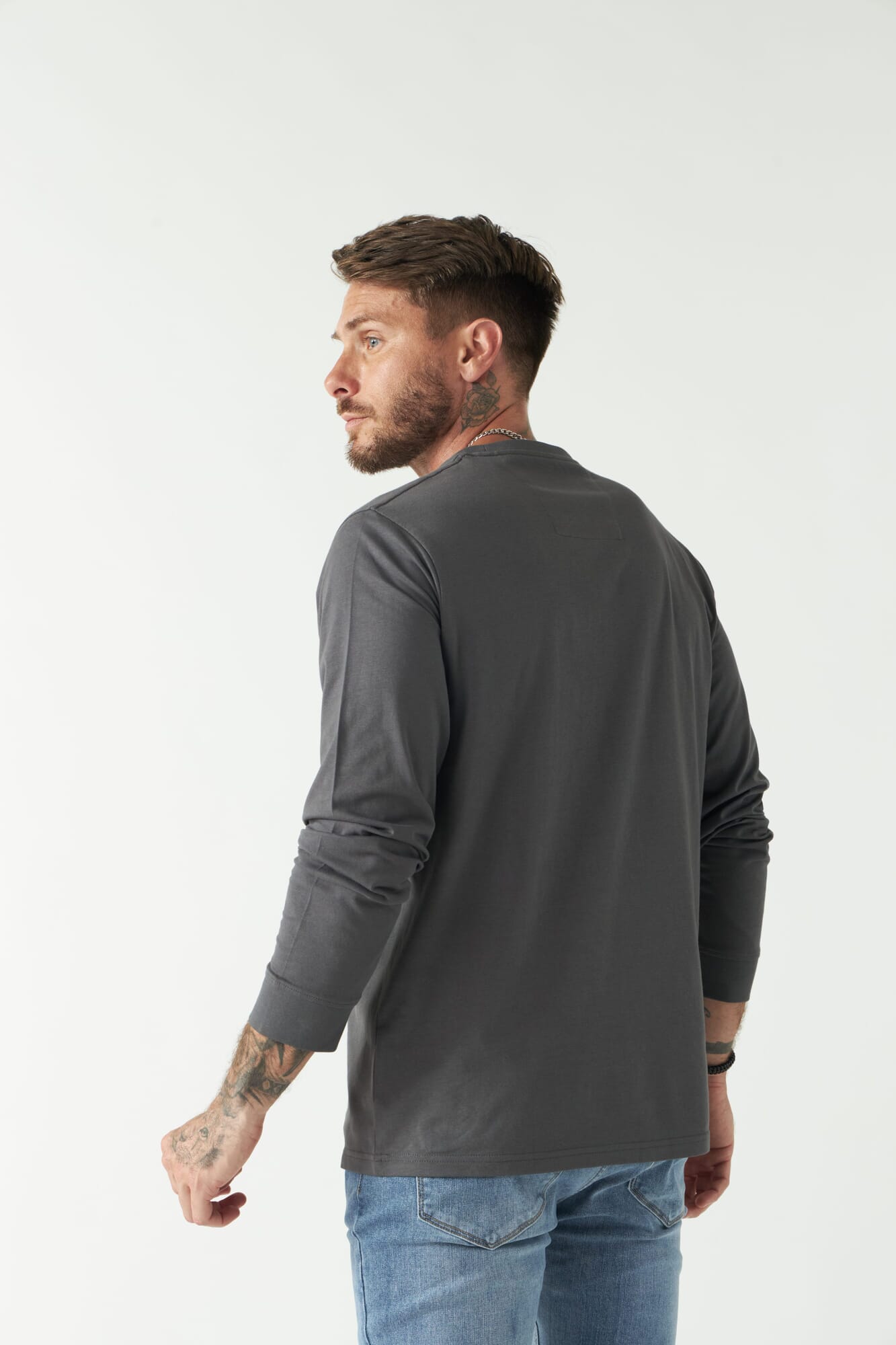 REMERA MANGA LARGA DOUGLAS