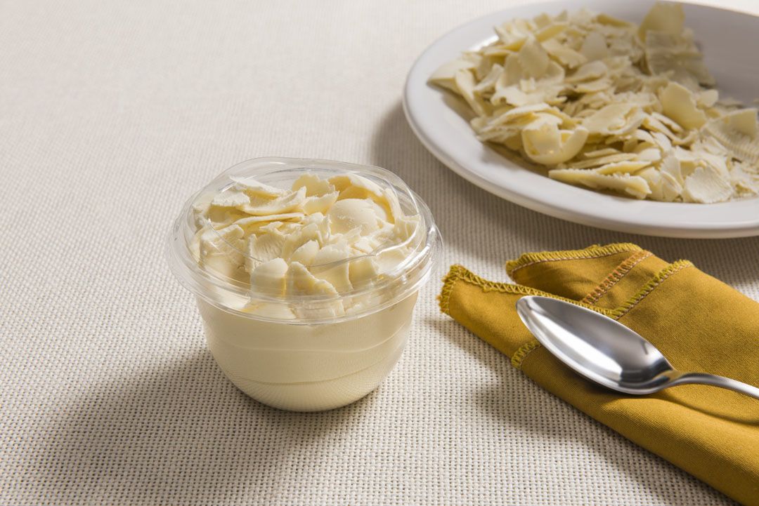Pote ovalado para postre transparente con tapa baja
