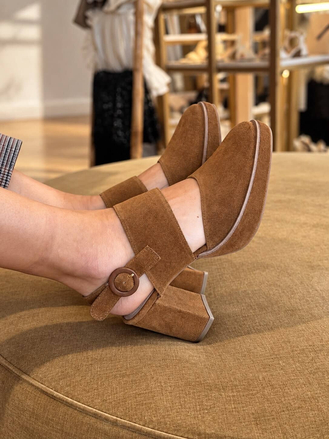 ZAPATO ONEA GAMUZA BROWNIE