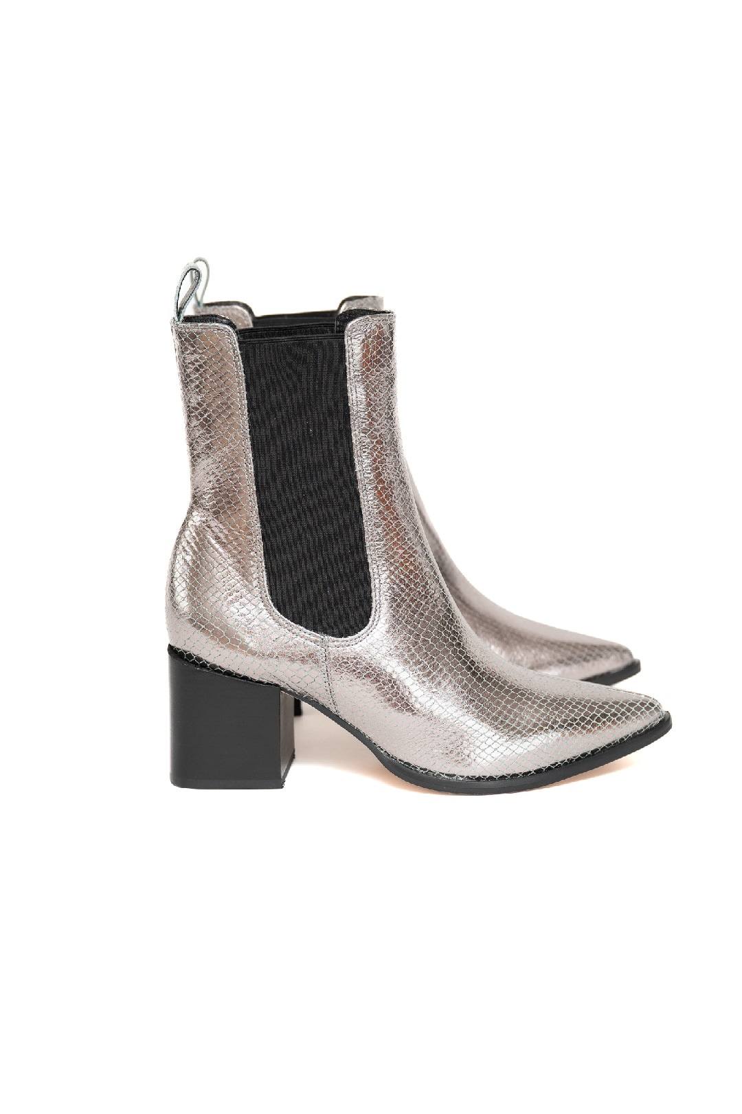 BOTA GAITA TEXTURED PELTRE