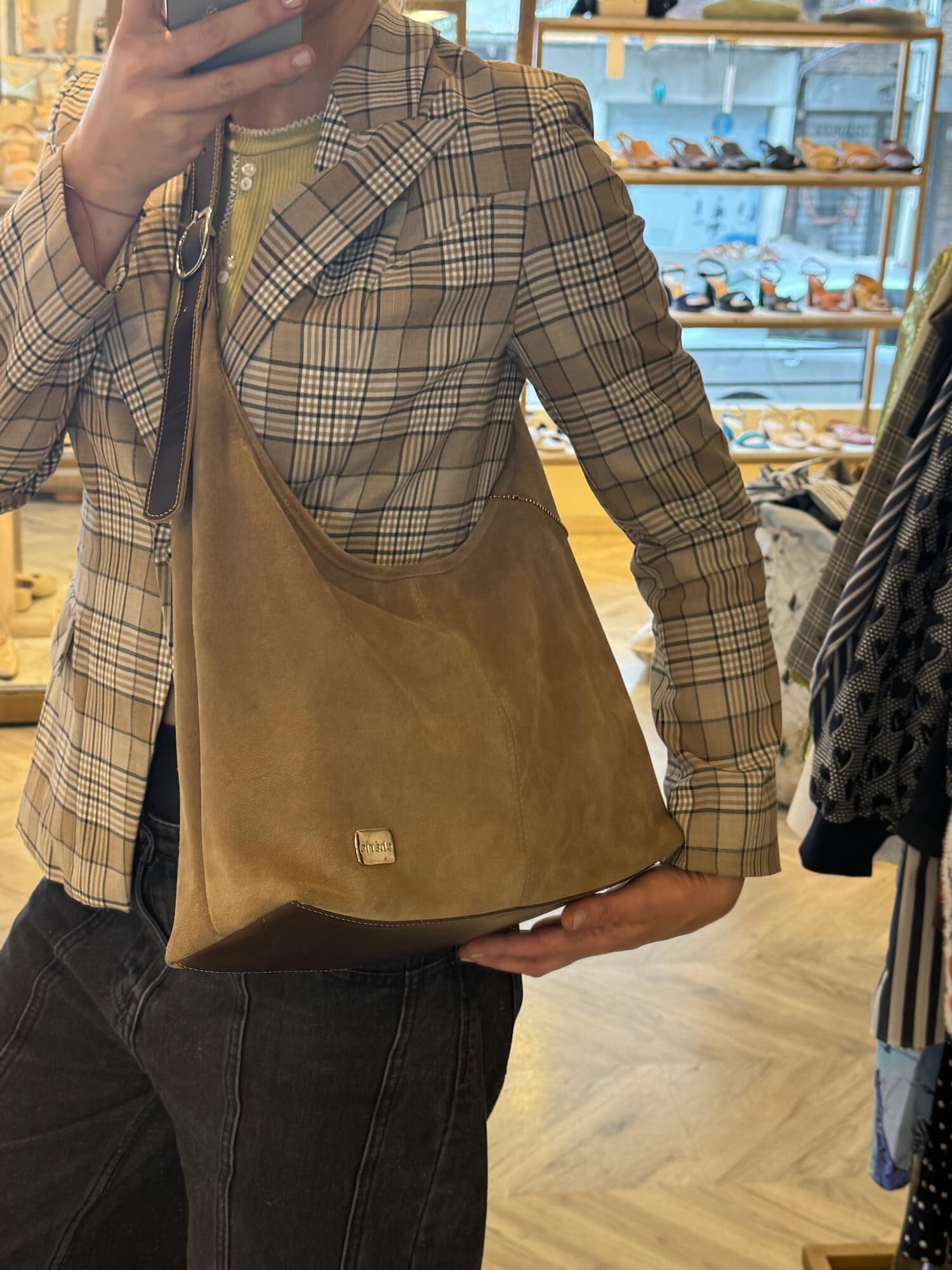 CARTERA COMODÍN GAMUZA AVENA