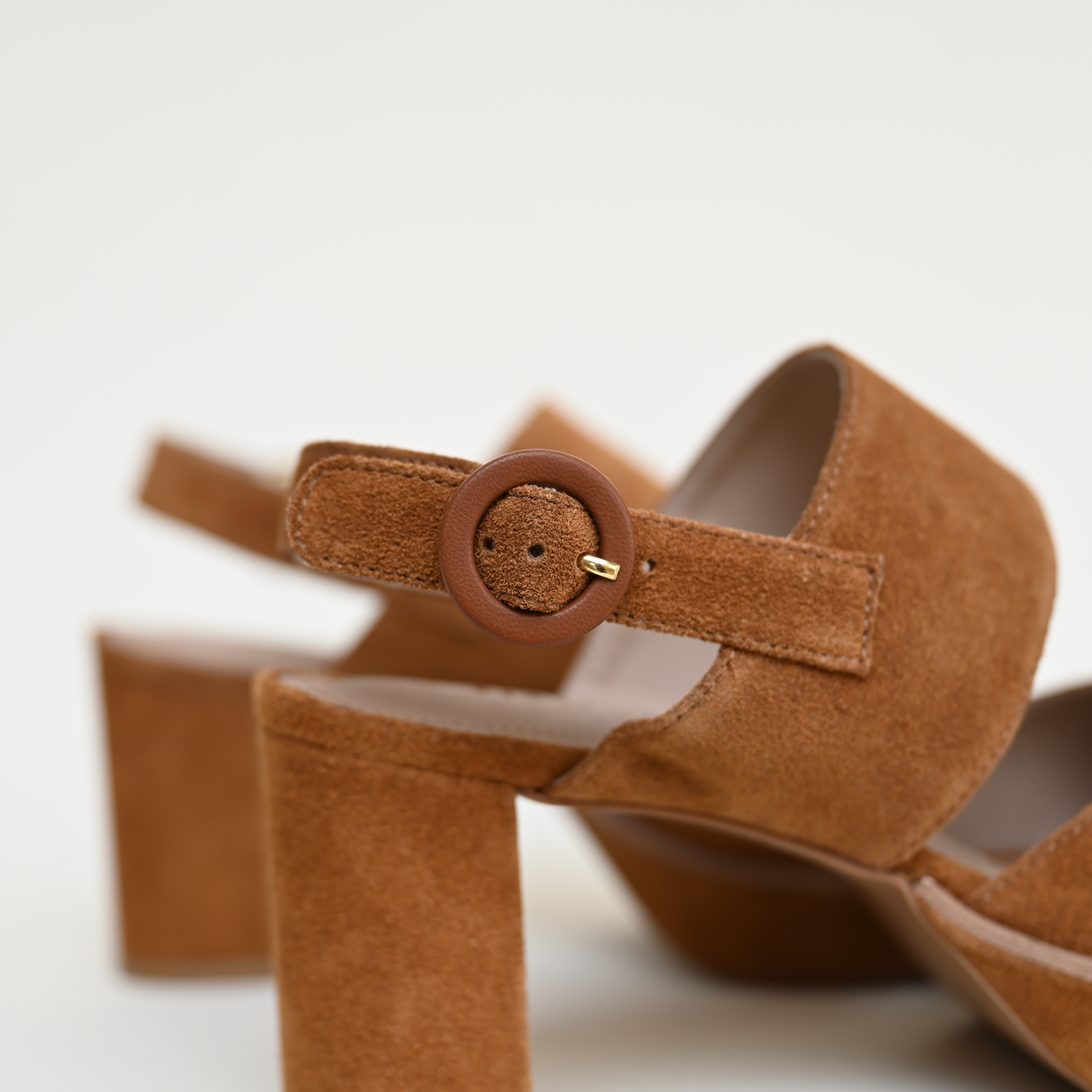 ZAPATO ONEA GAMUZA BROWNIE