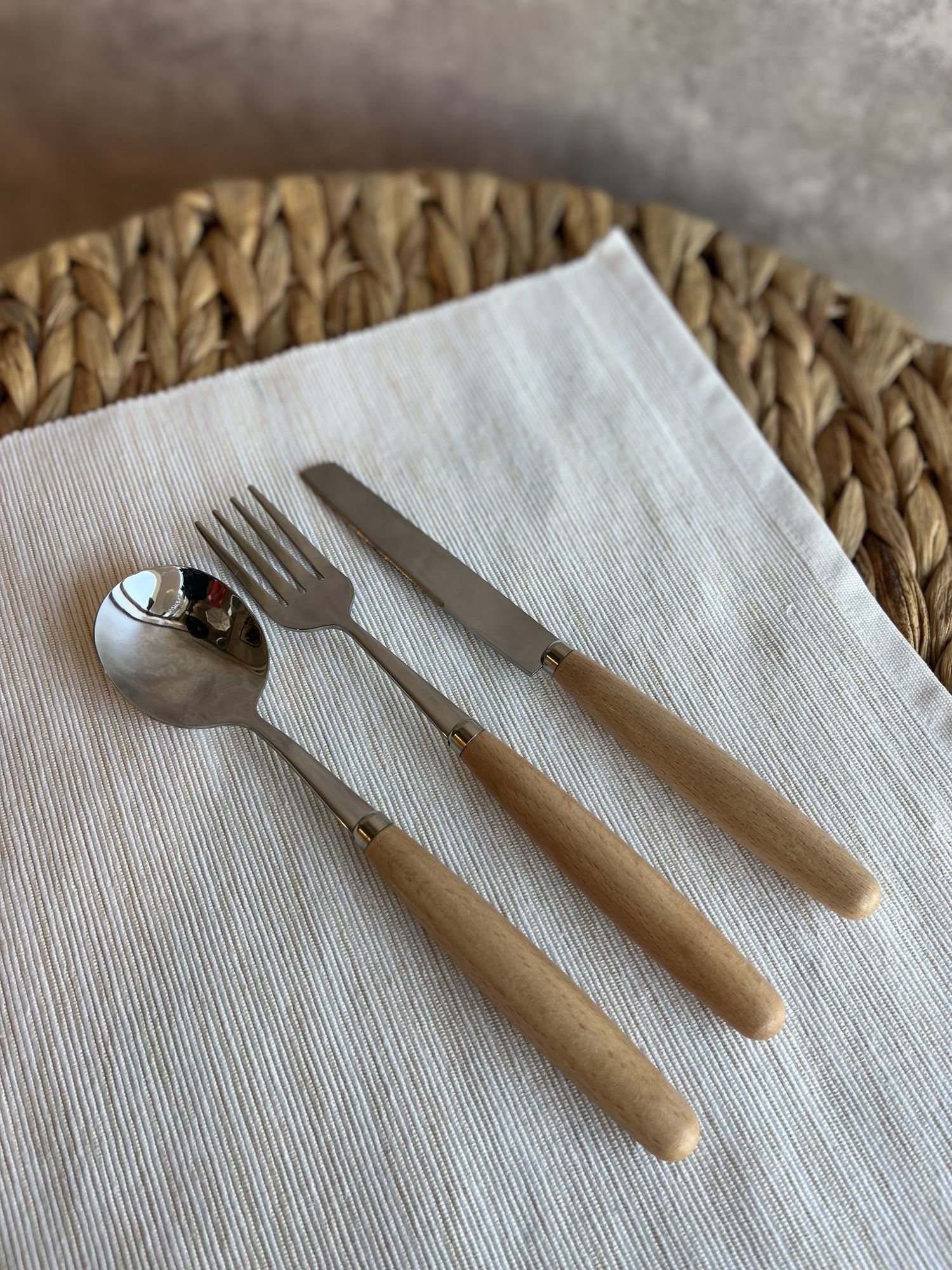 Set de cubiertos para plato principal