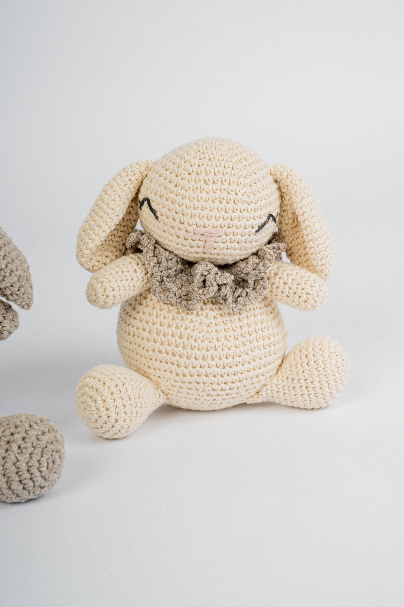 Conejo orejas caídas amigurumi