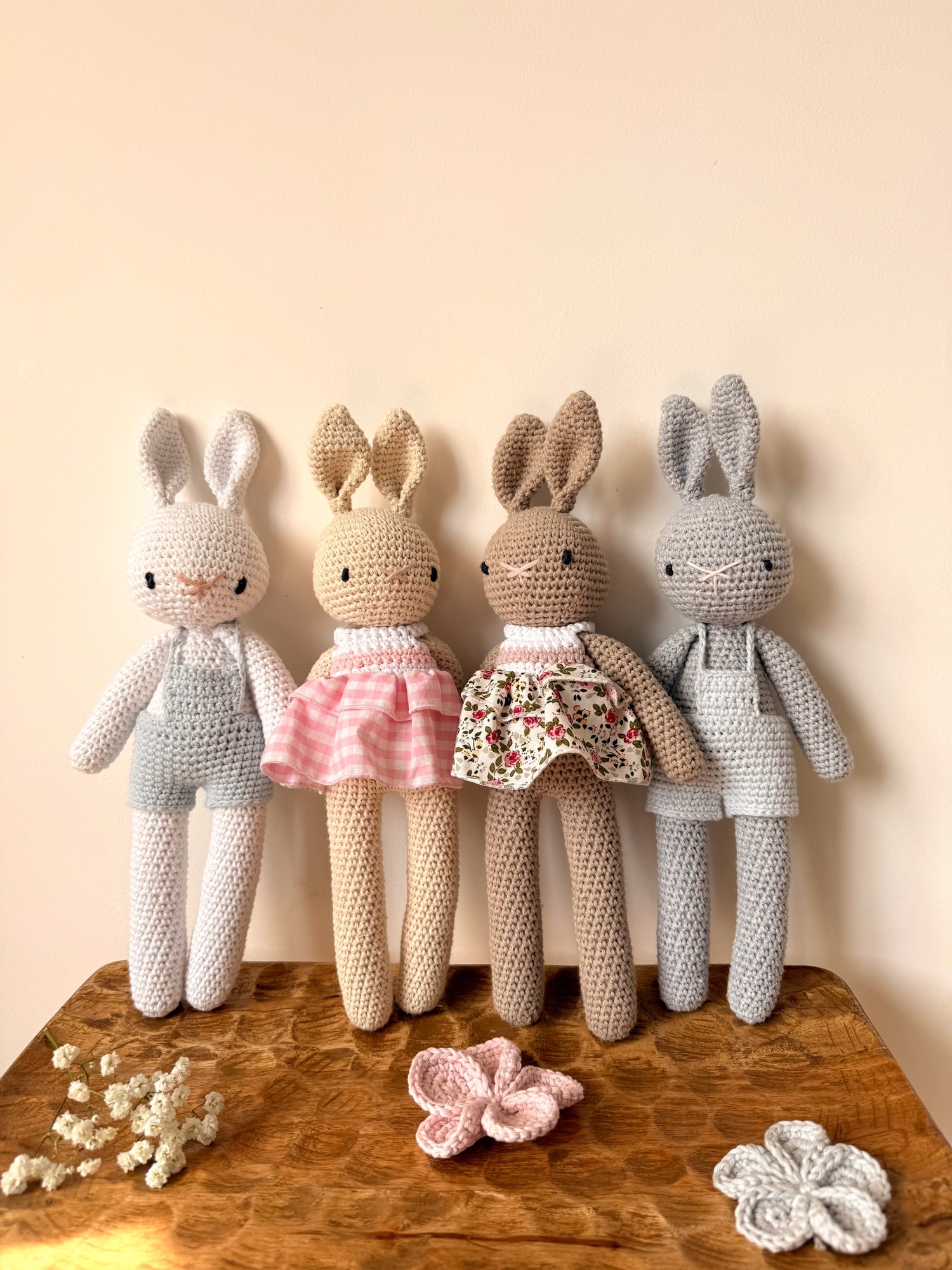 Conejo amigurumi vestido
