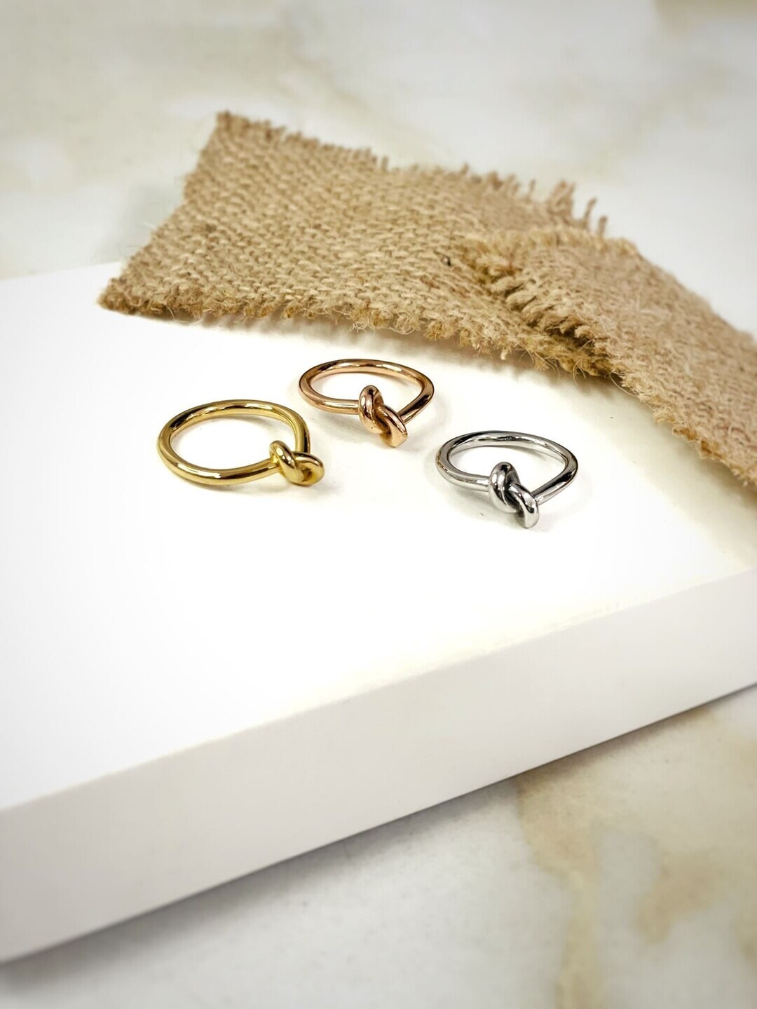 ANILLO NUDO DORADO