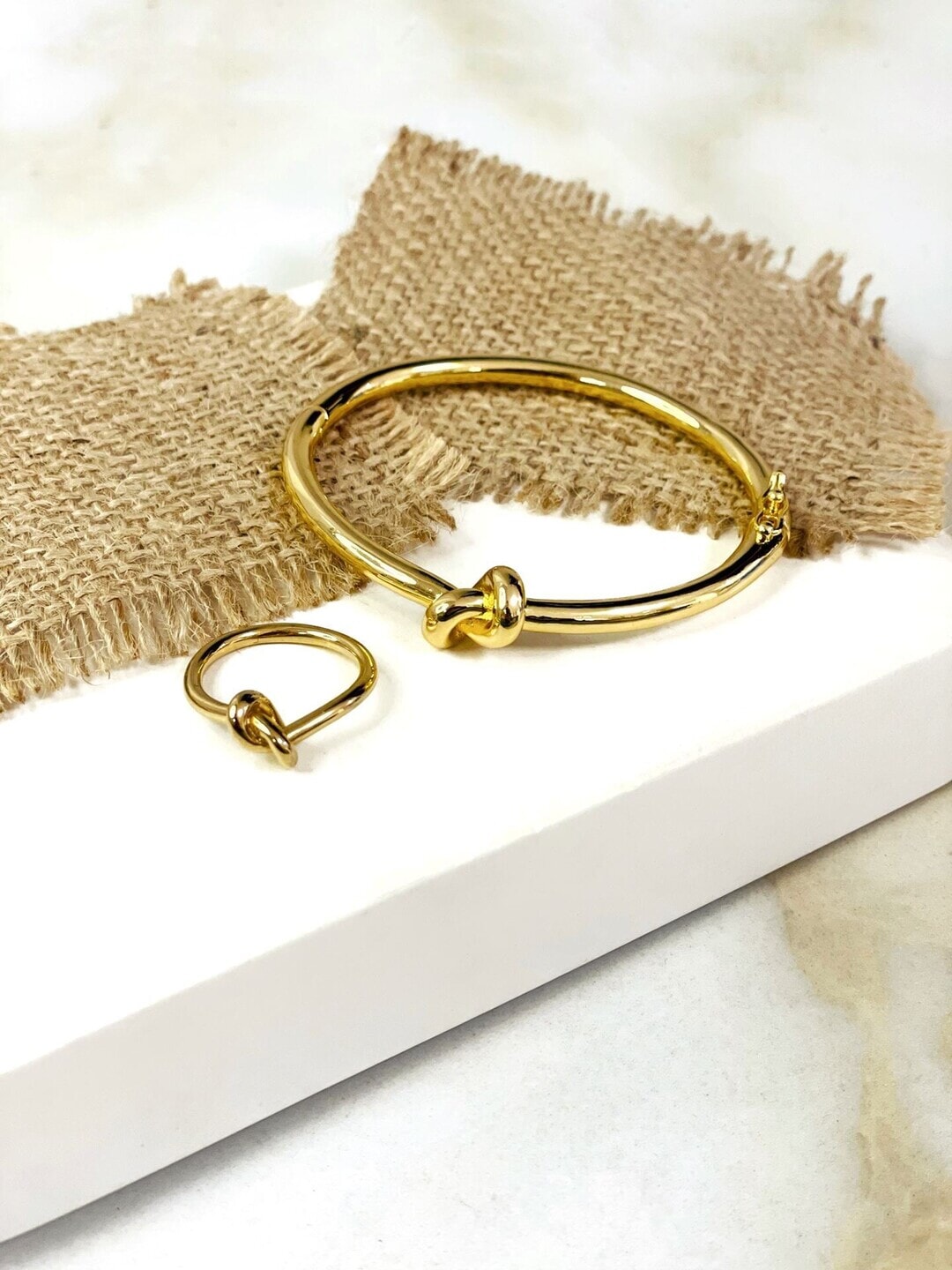 ANILLO NUDO DORADO