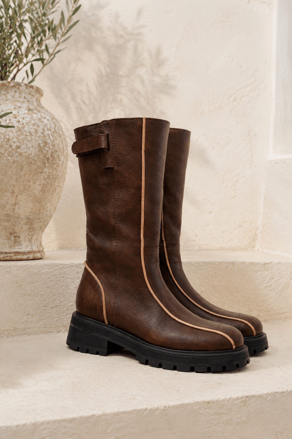 Bota Cleveland