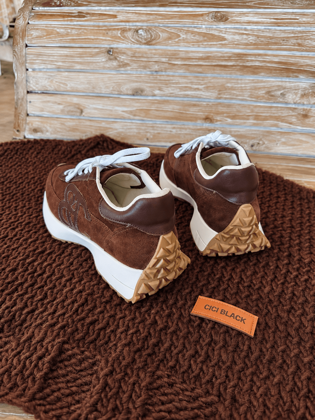 Sneaker Helms
