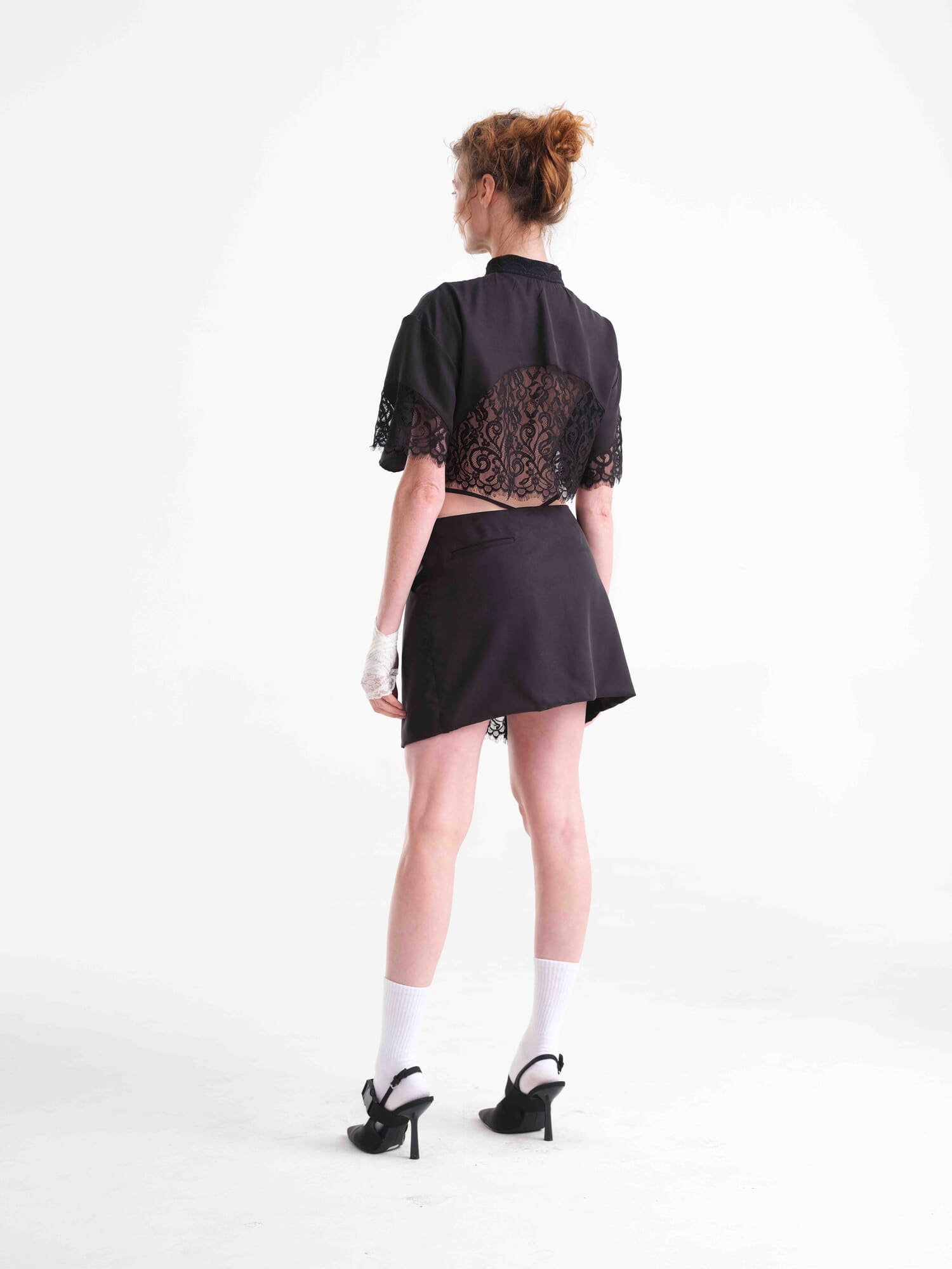 camisa crop c/ encaje