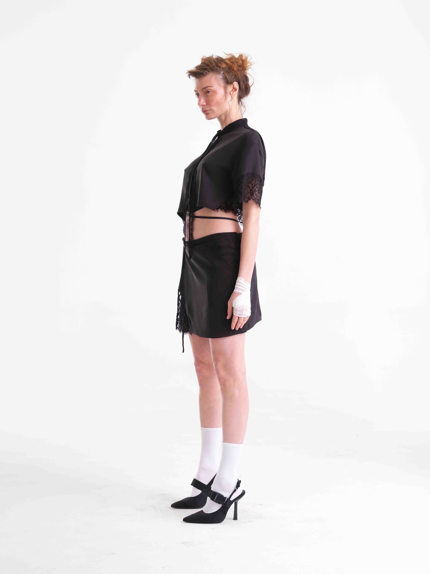 camisa crop c/ encaje