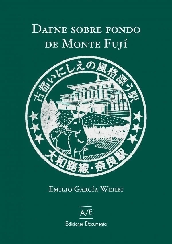 DAFNE SOBRE EL FONDO DE MONTE FUJI