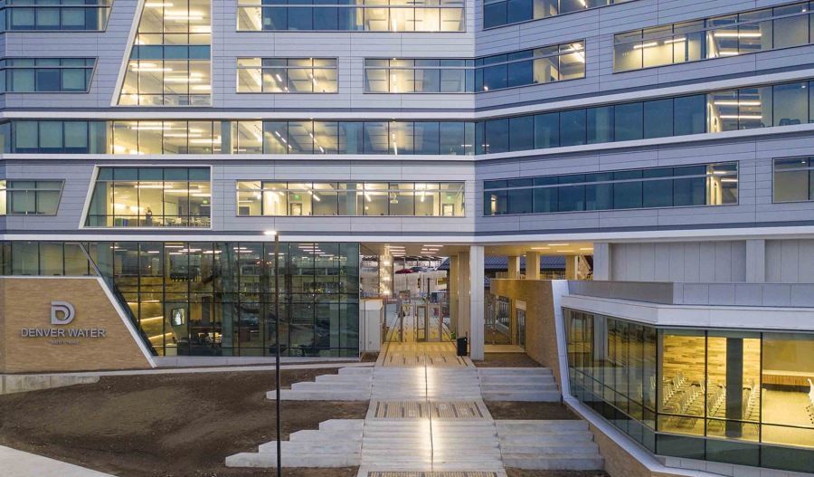 Gracias a la iluminación logramos oficinas más eficientes, higiénicas y seguras