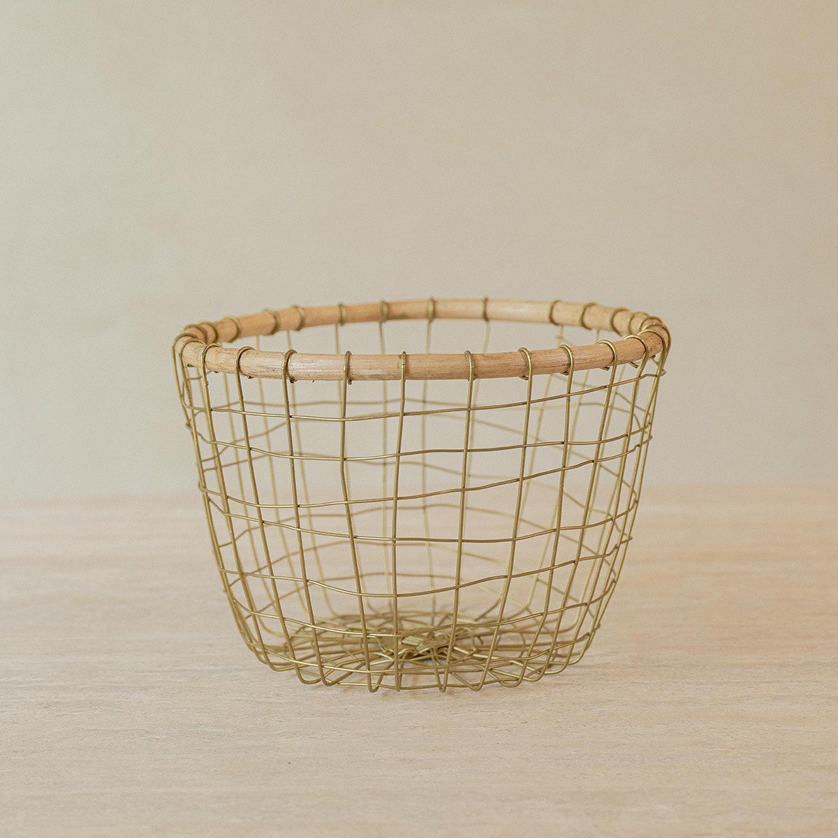 Canasto metal borde bamboo d25