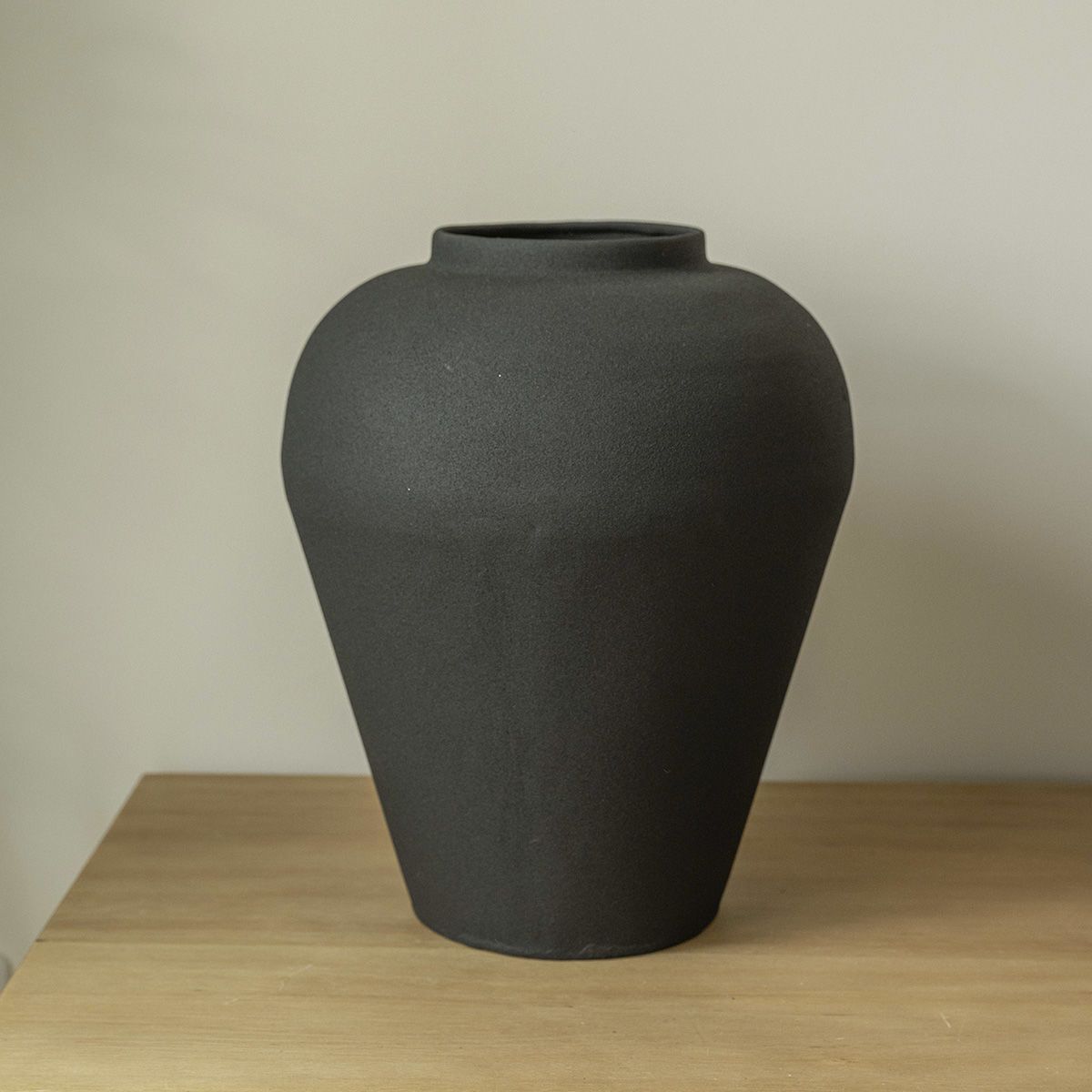 Jarrón Black Pear