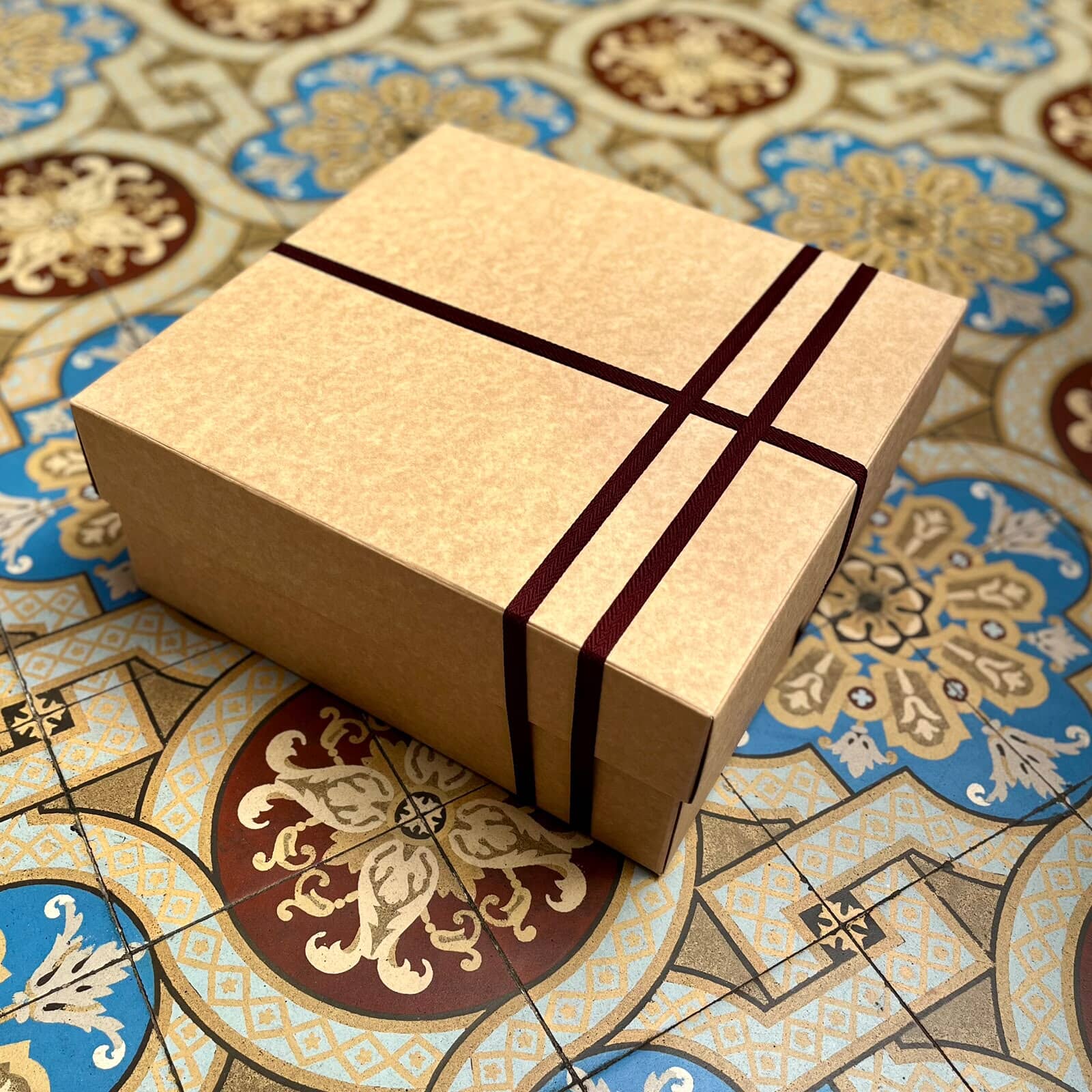 Escaramuza CAJAS DE LITERATURA MISTERIOSA