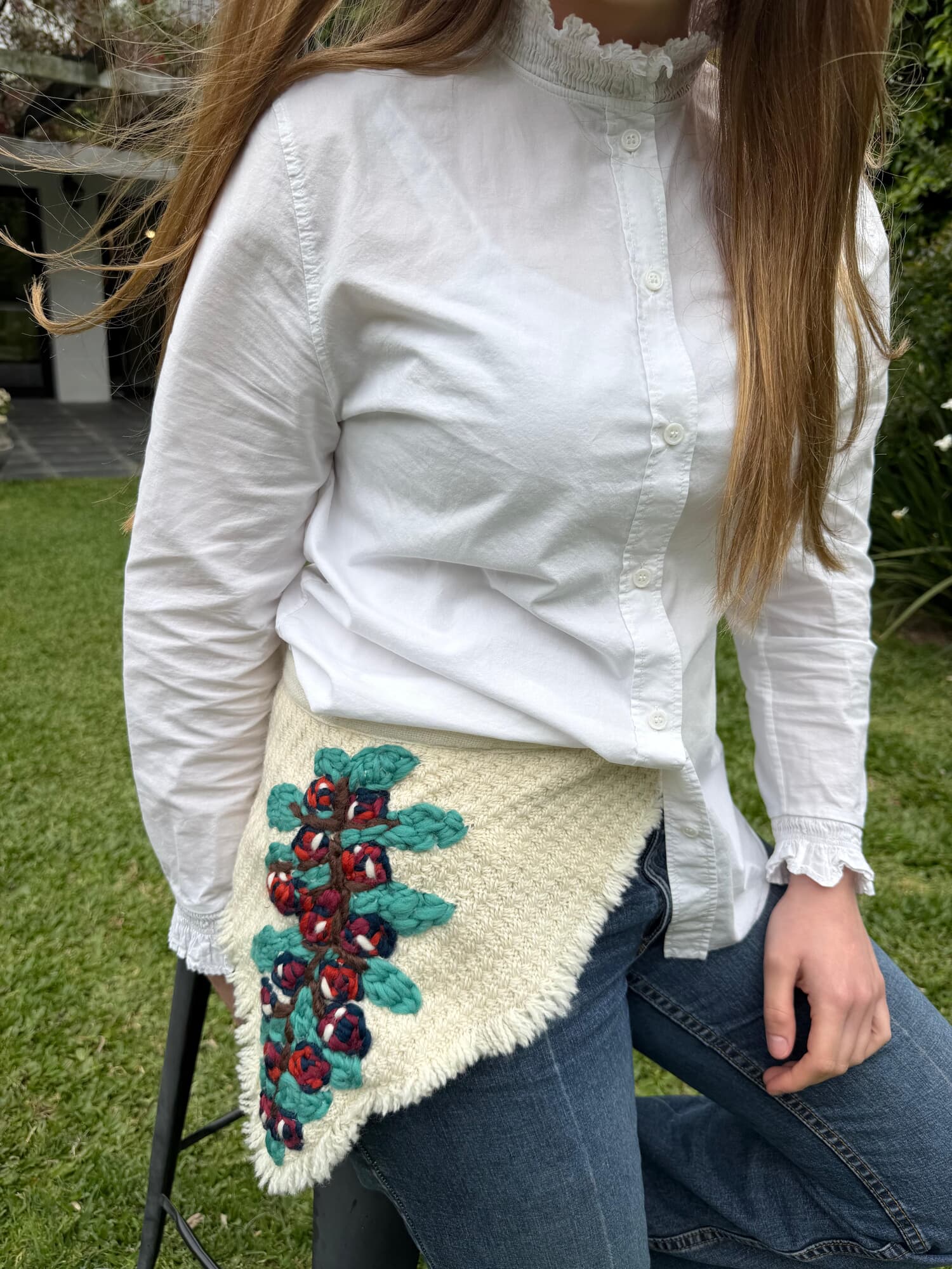 PAÑUELO TRIÁNGULO GARZA BORDADO 1