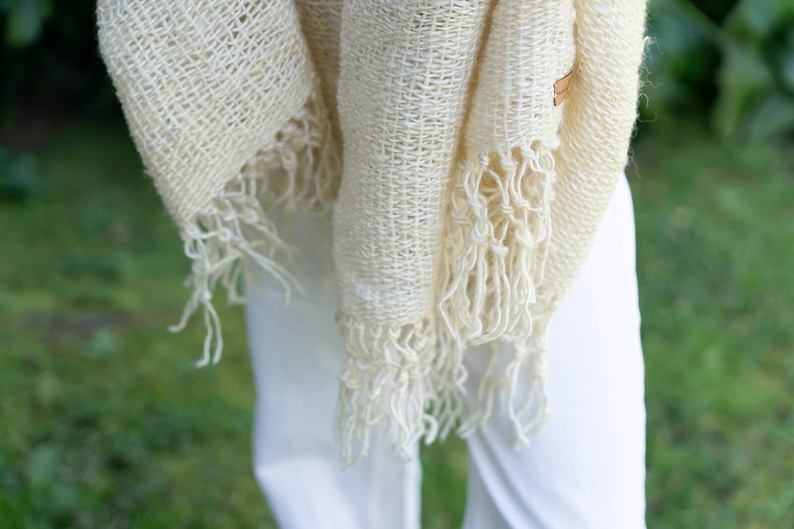 SHAWL LANA CRUDA CISNE ALGUACIL