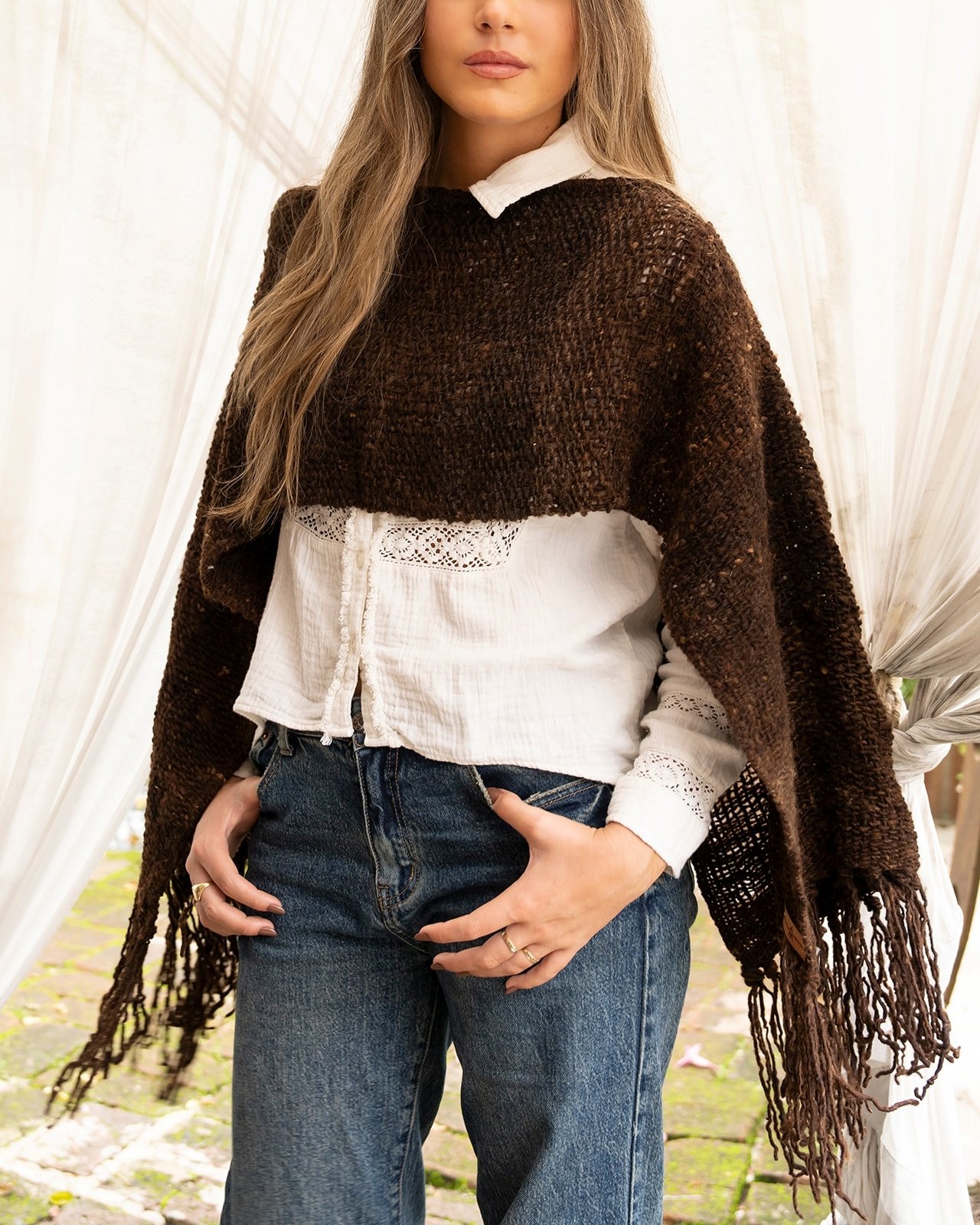 PONCHO LANA CRUDA APEREA