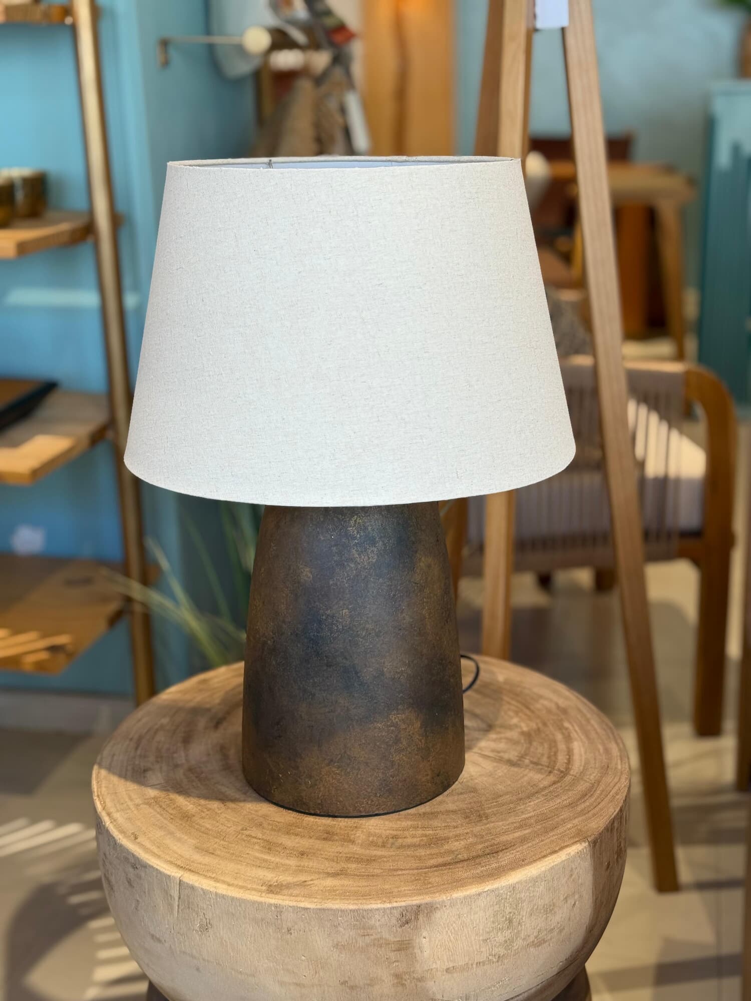 Lampara de mesa oxido