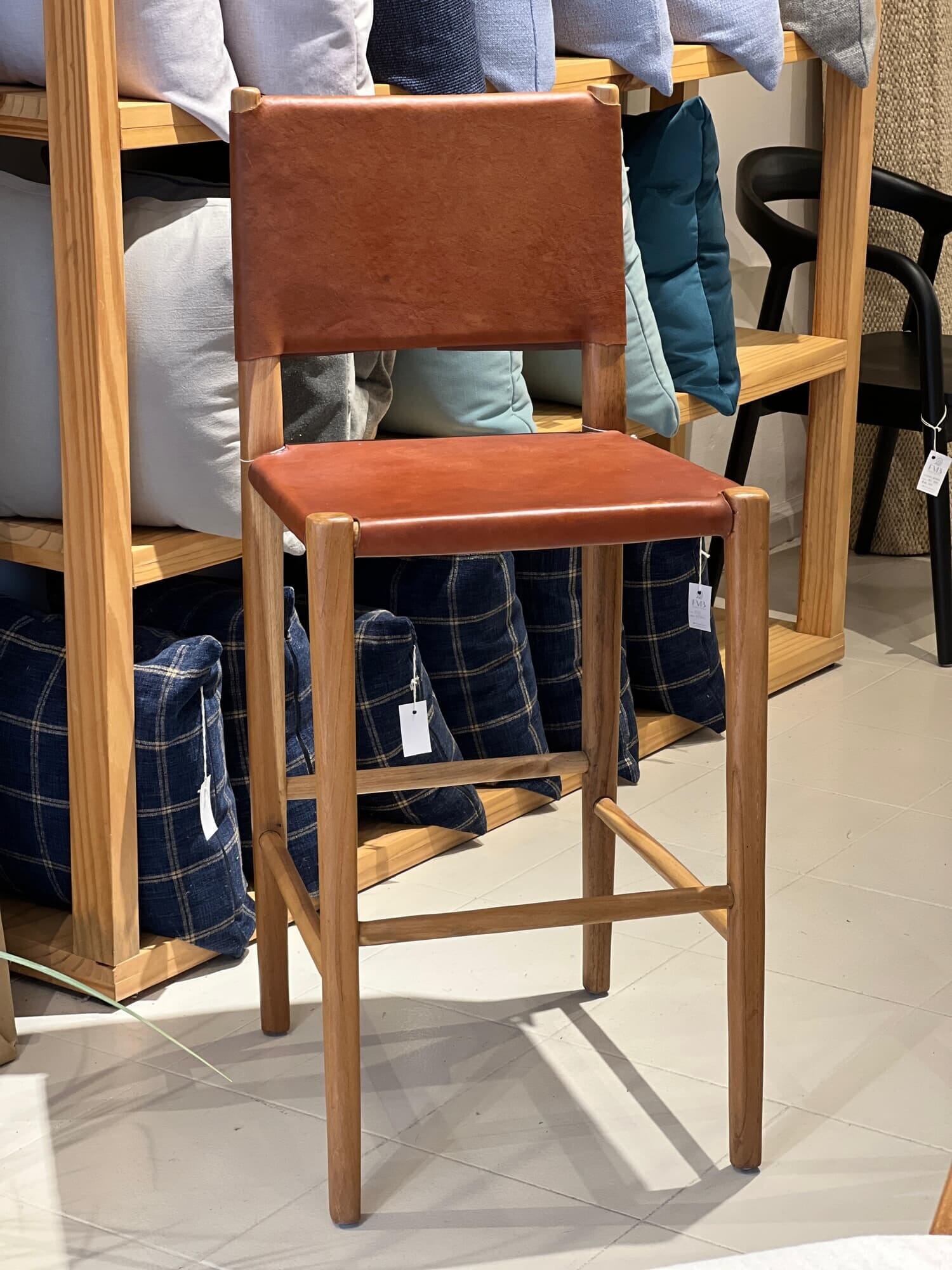 Silla bar cuero y madera