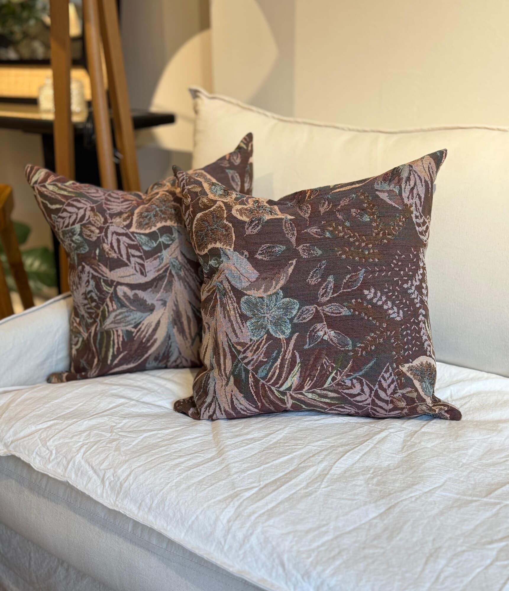 Almohadon estampa bordo