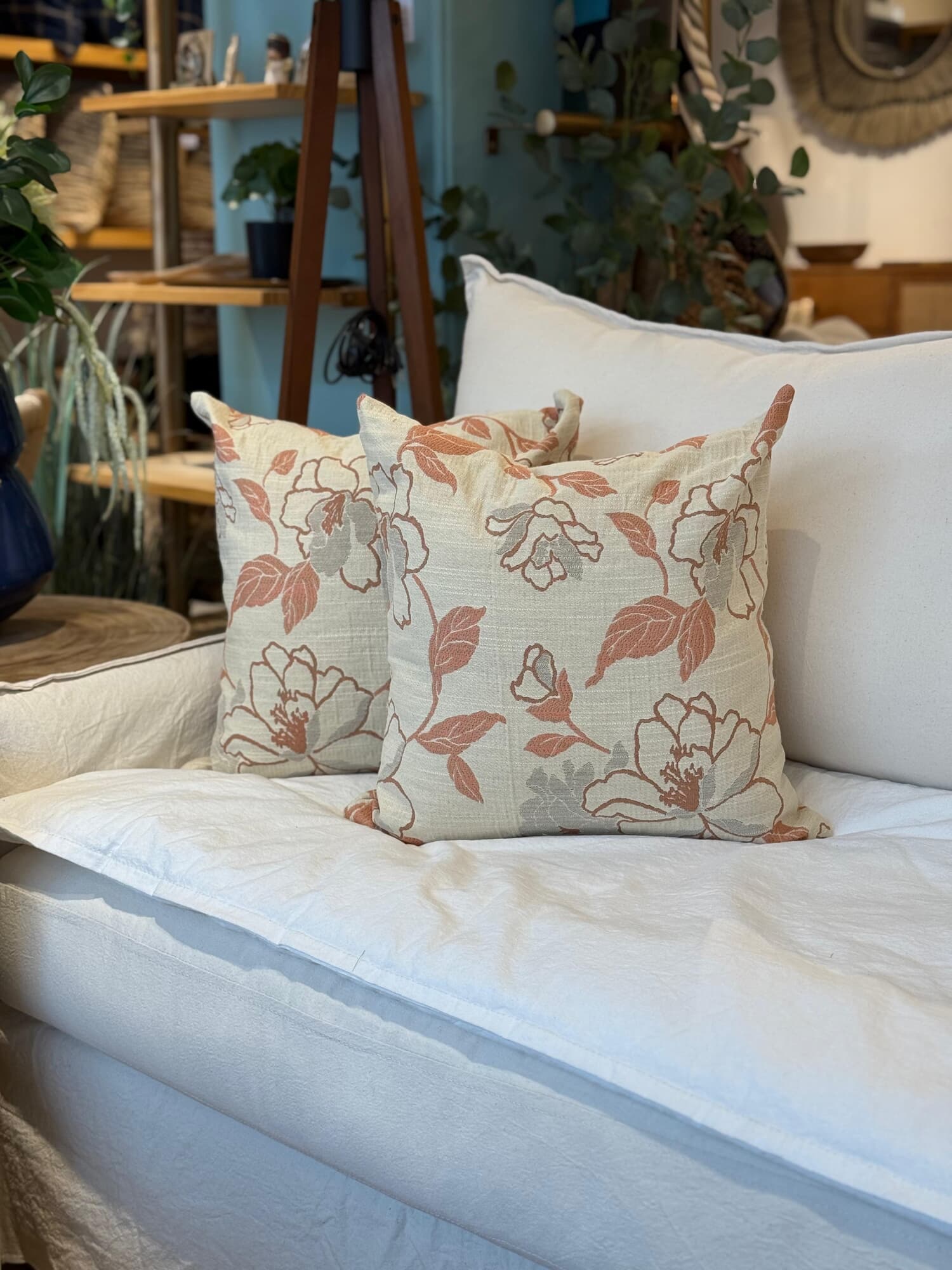 Almohadon beige con estampa