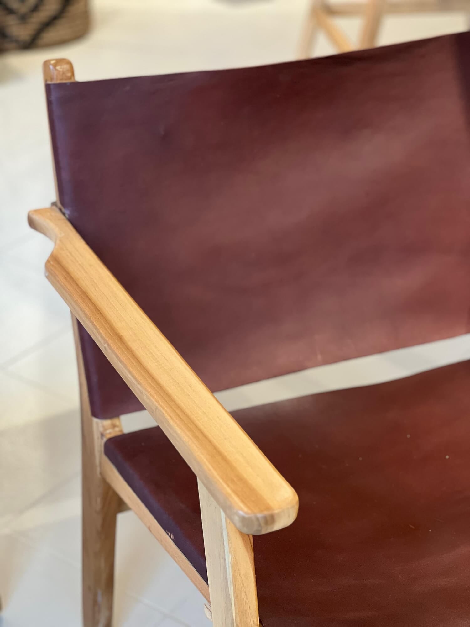 Butaca cuero y madera
