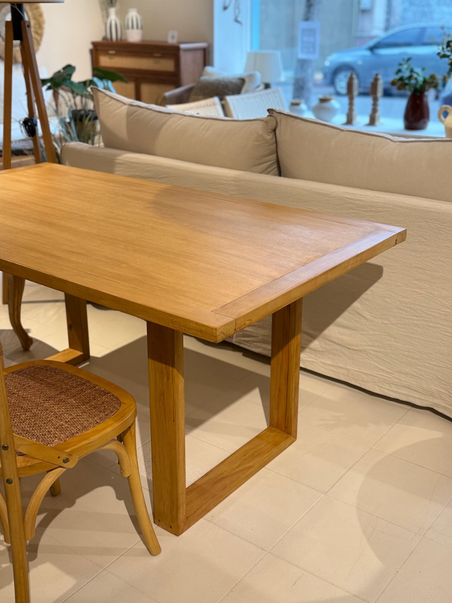 Mesa de comedor rectangular