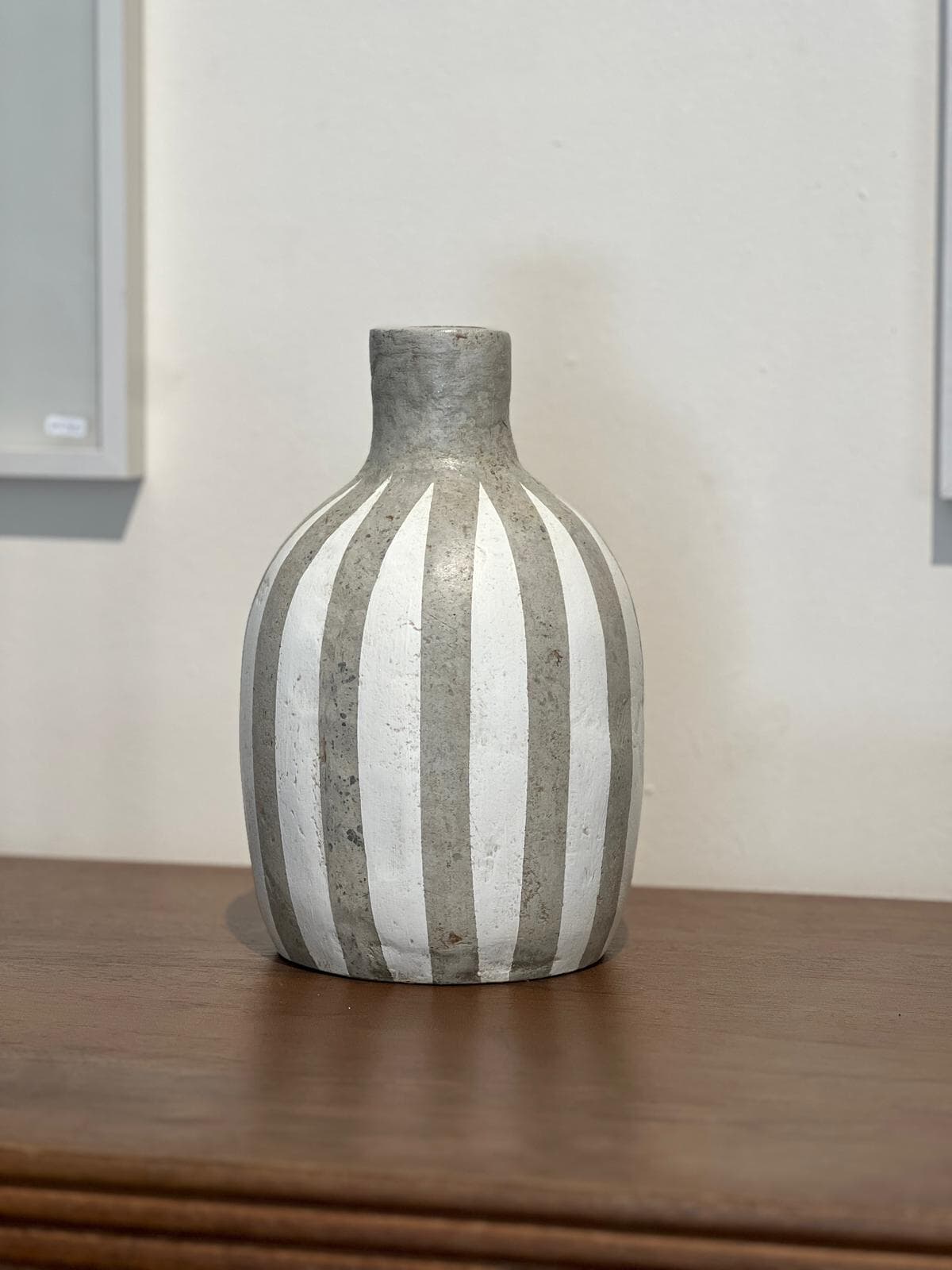 Botella rayas blanca