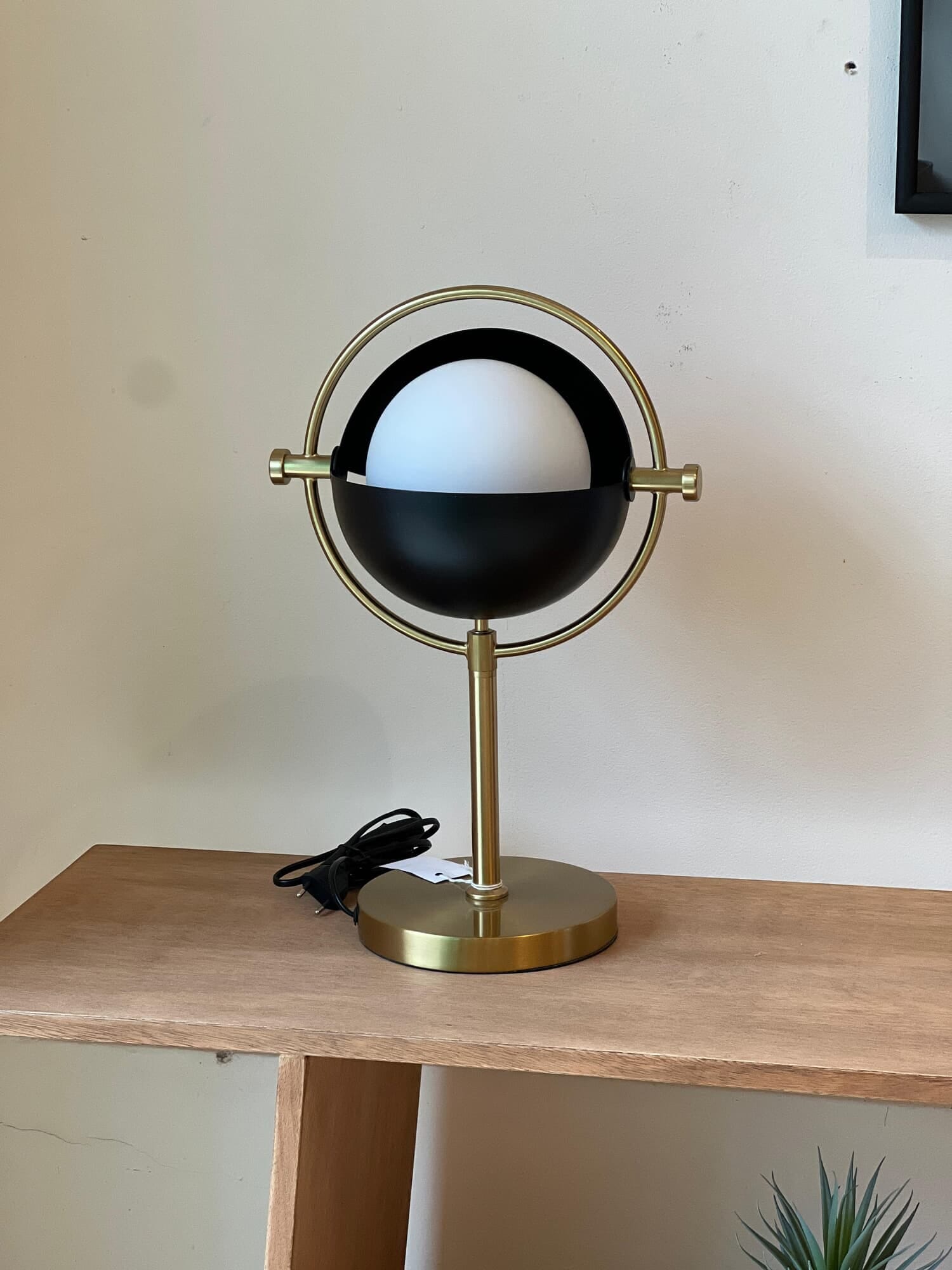 Lampara de mesa globo