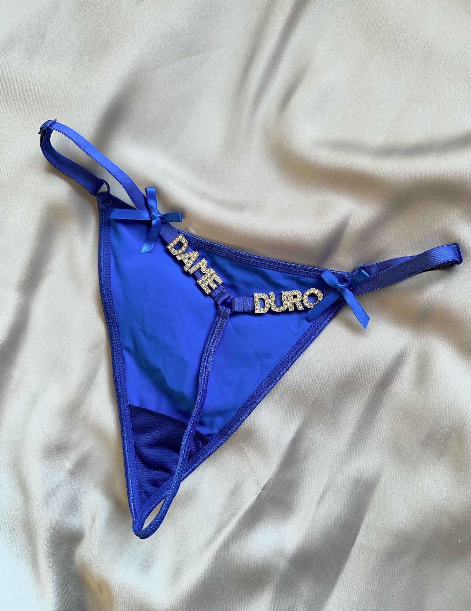 Tanga hilo y strass