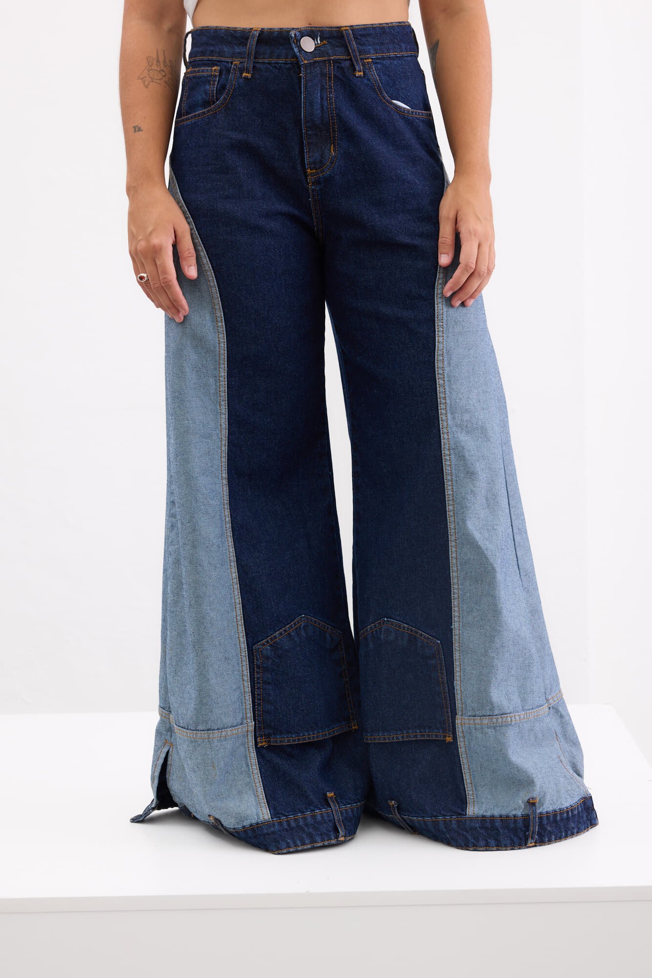 JEAN MEGA