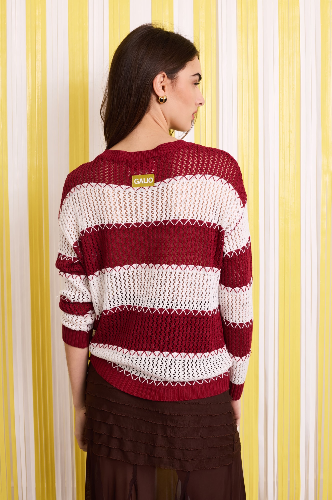 SWEATER BEACH