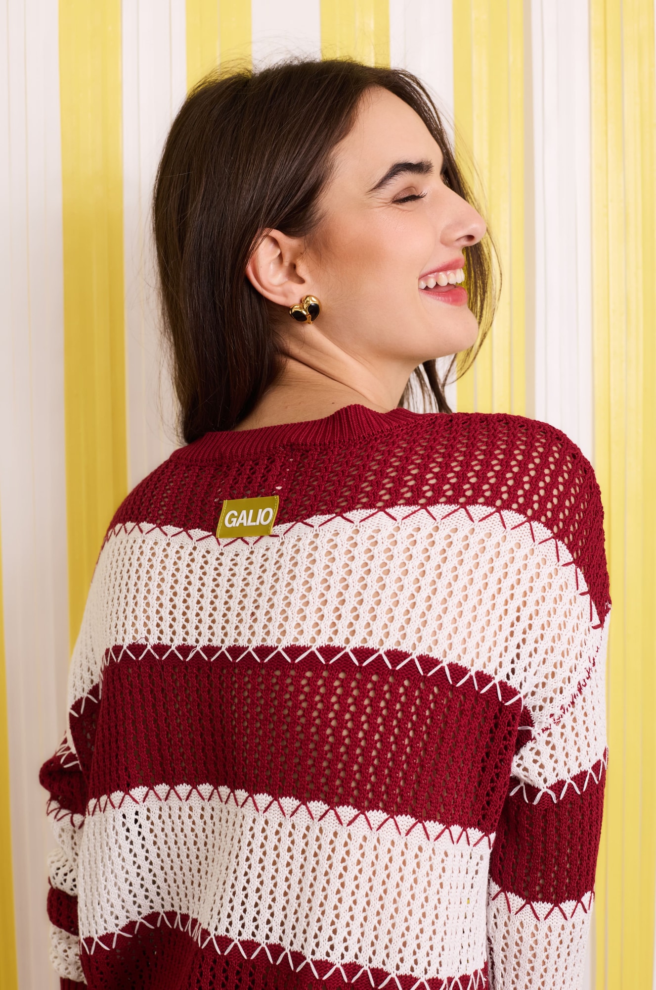 SWEATER BEACH