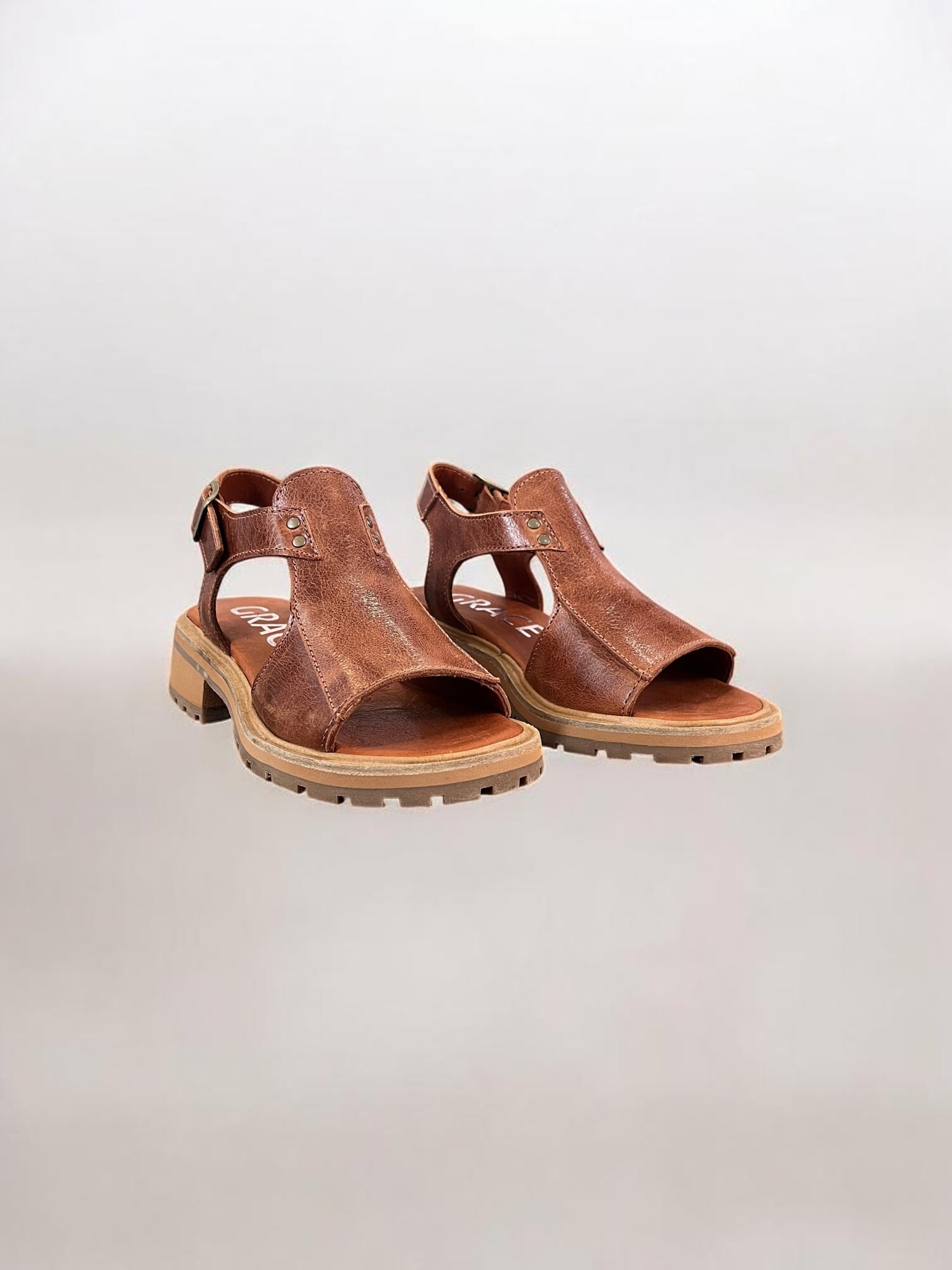 Sandalia Tachas