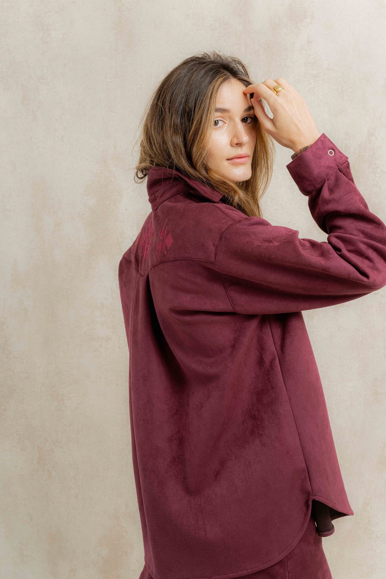 CAMISA TEXAS SUEDE BORDADA
