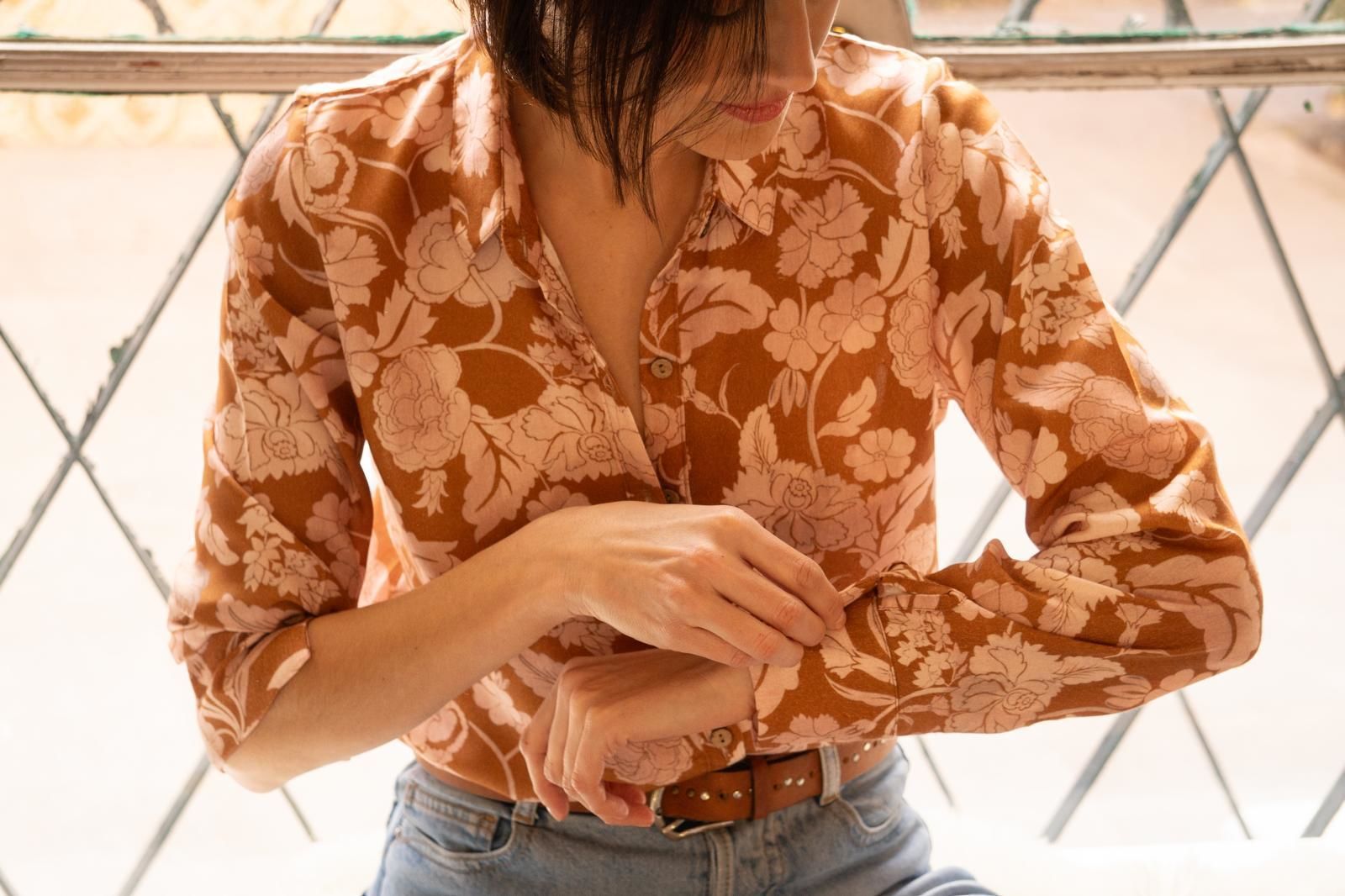 CAMISA CAMILLE CAMEL Y ROSA