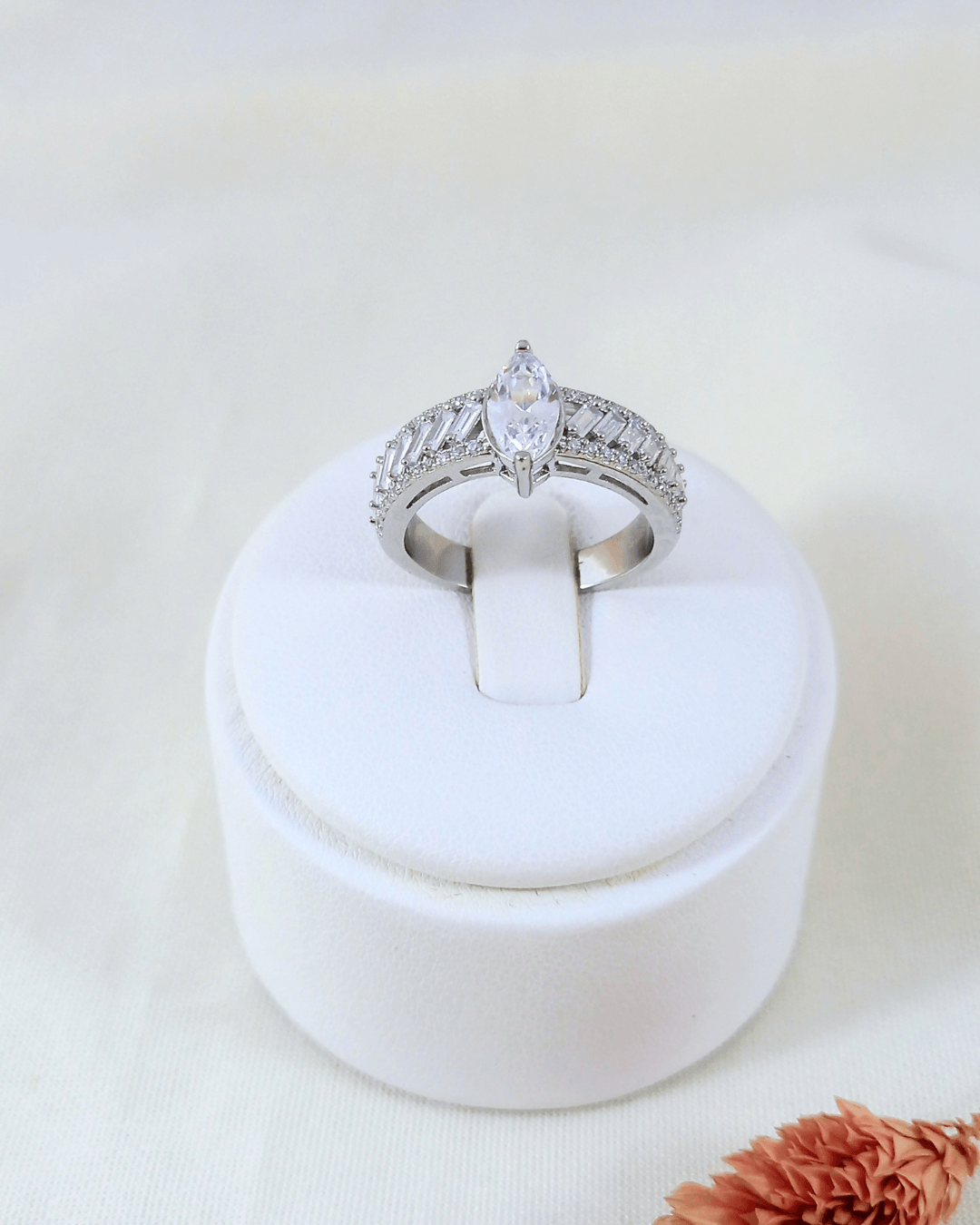 Anillo Helena