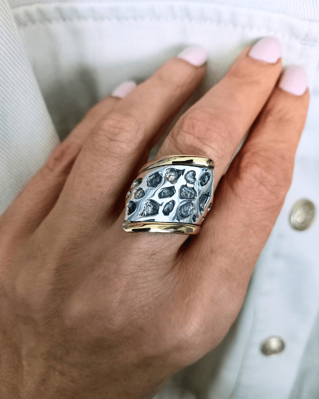 Anillo Relieve