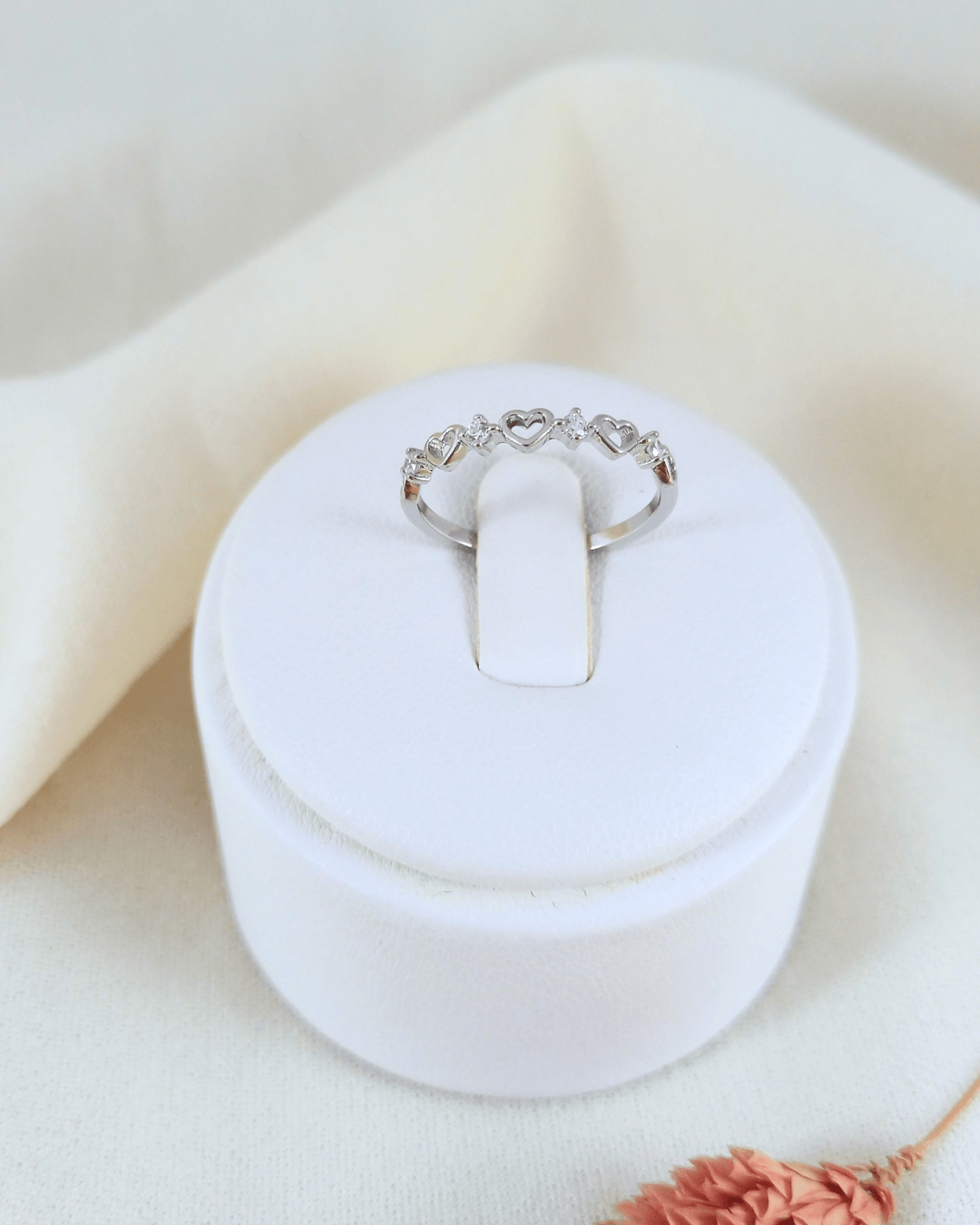 Anillo Corazones finos