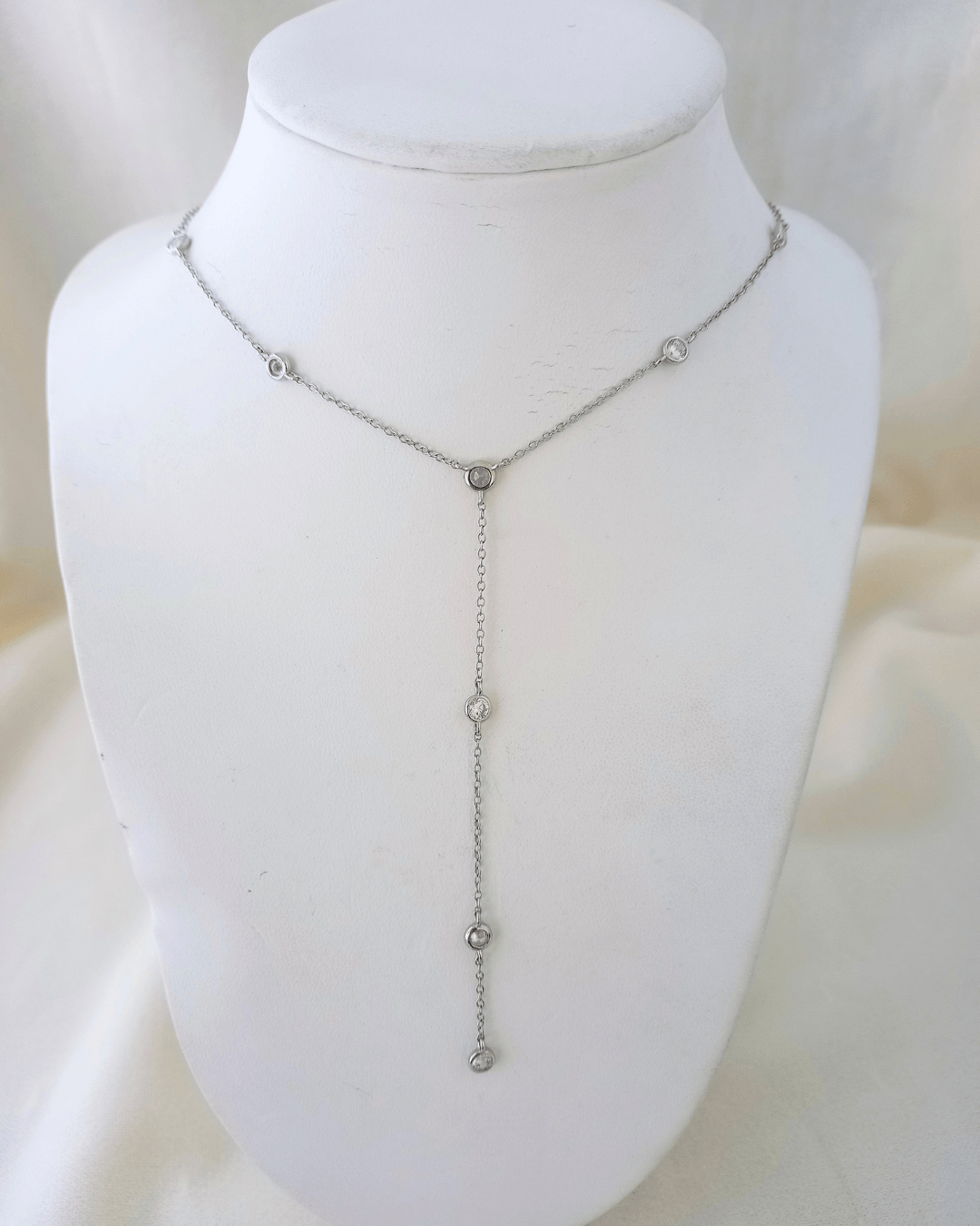 Collar Estela