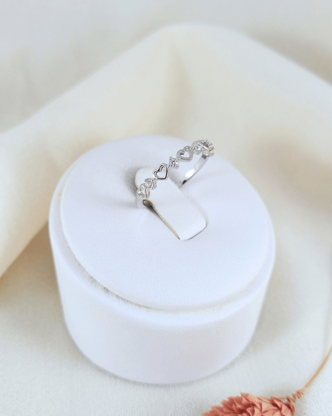 Anillo Corazones finos
