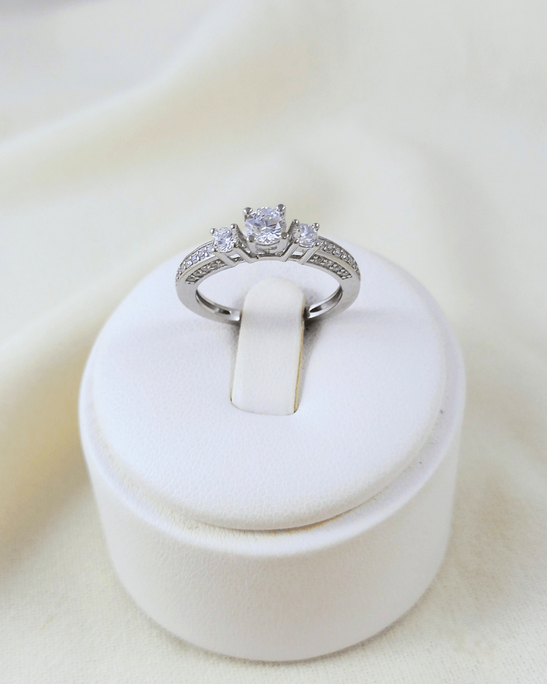 Anillo Solitario Emilia