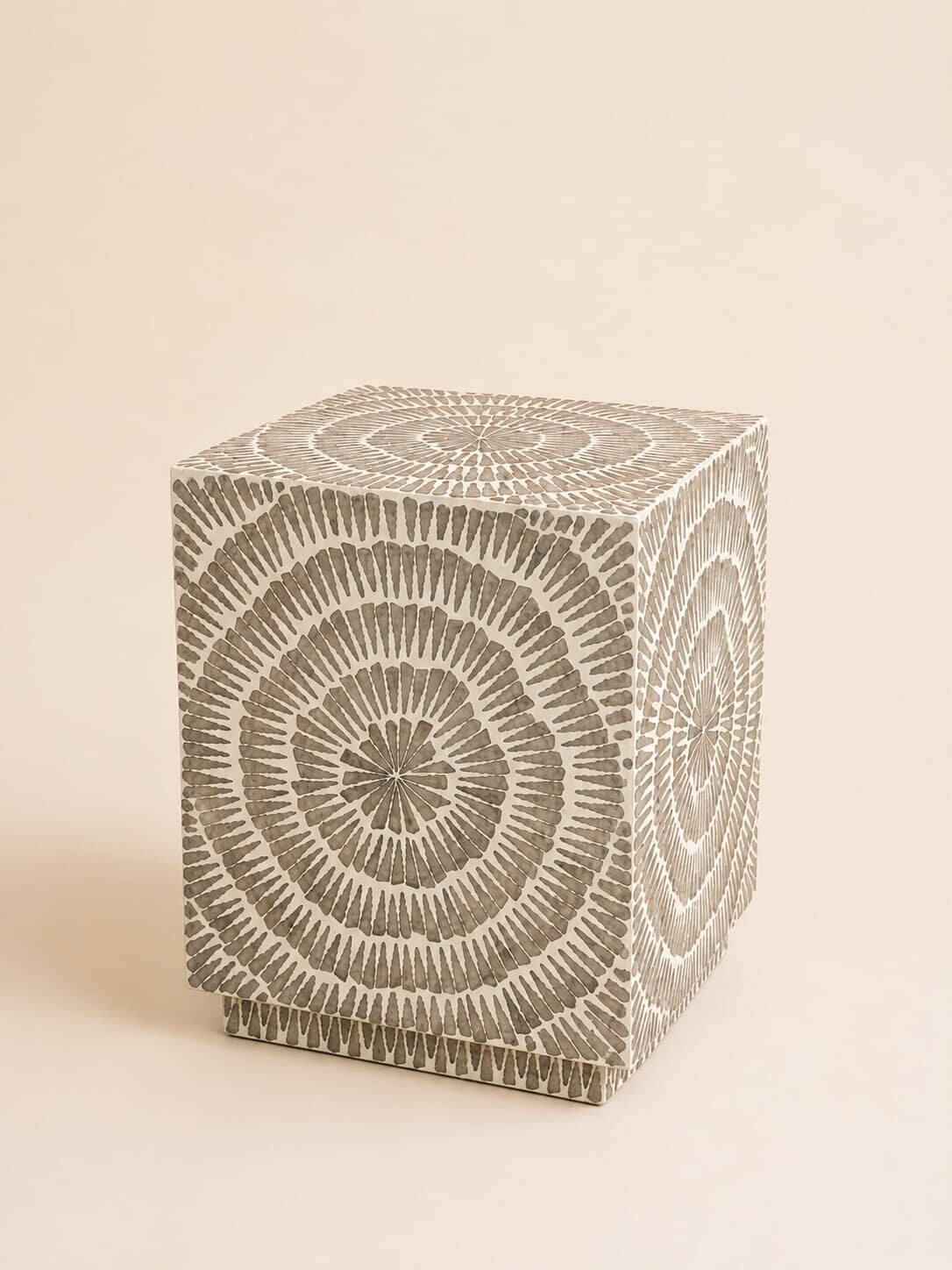 Stool cubo gris