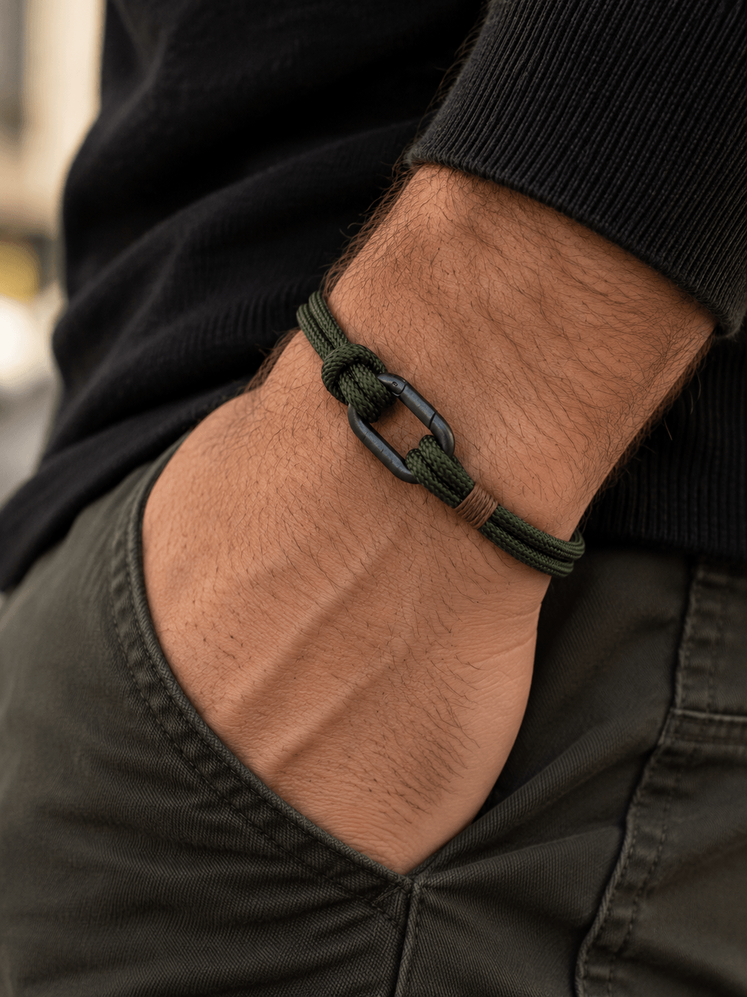 Pulsera cordón con cierre negro