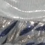 Mandi Oro Blanco y Bordado Hojas Azules y Dorado