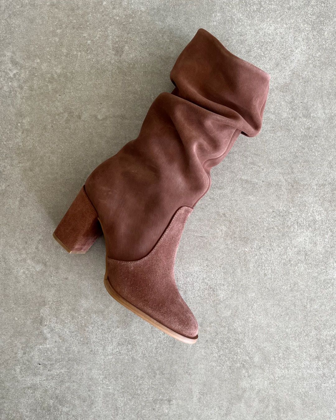 Bota Isidro.