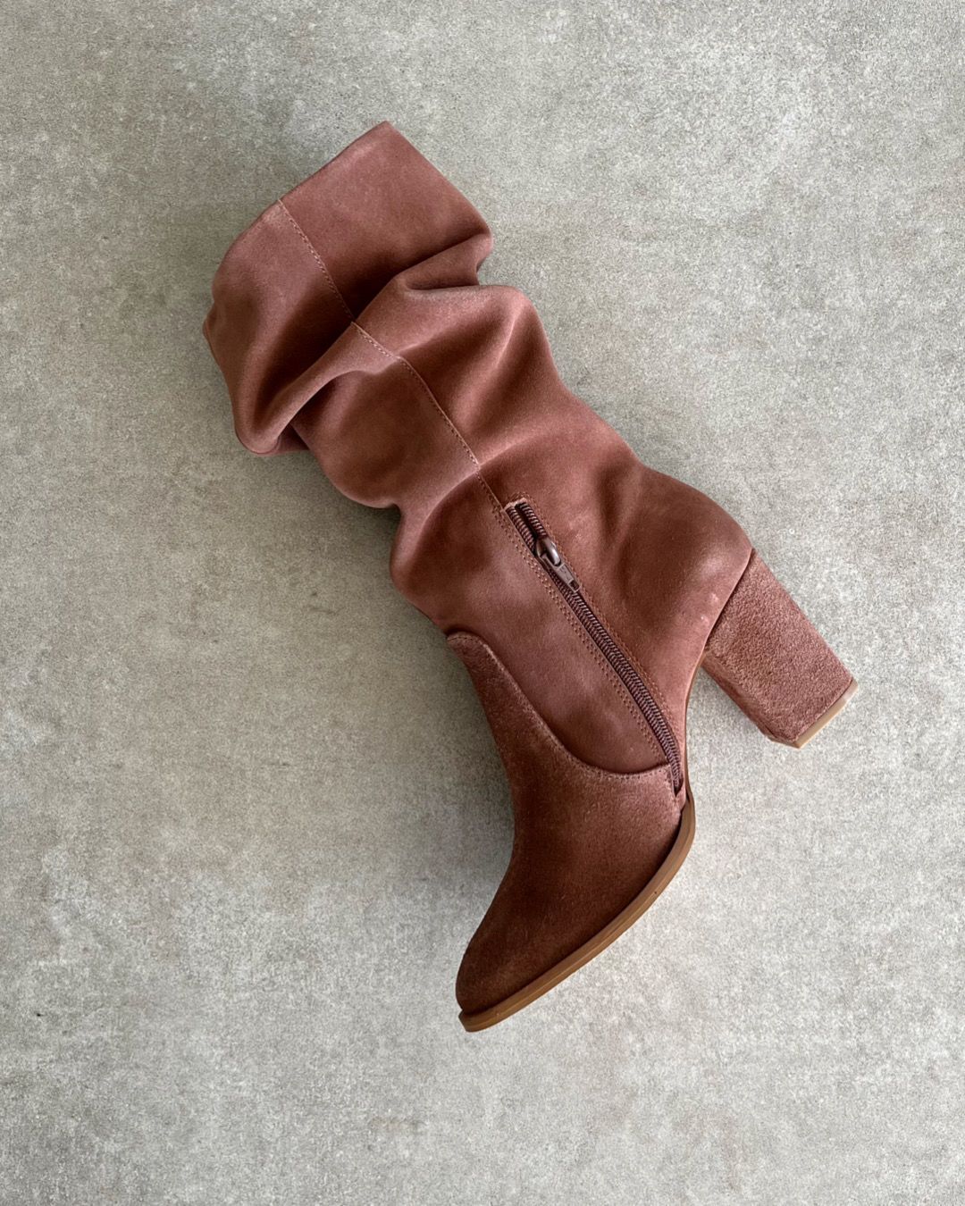 Bota Isidro.